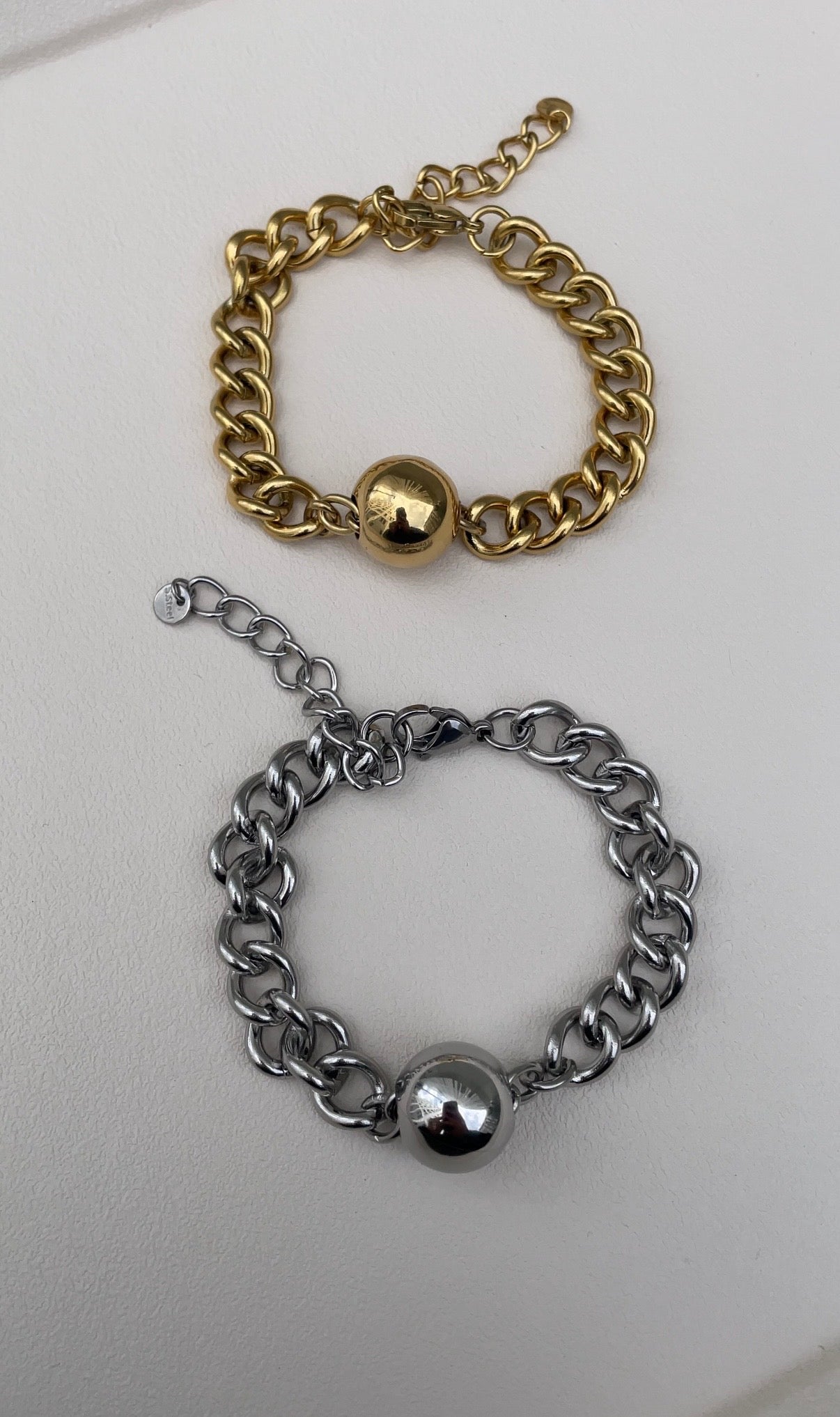 Middle pearl bracelet