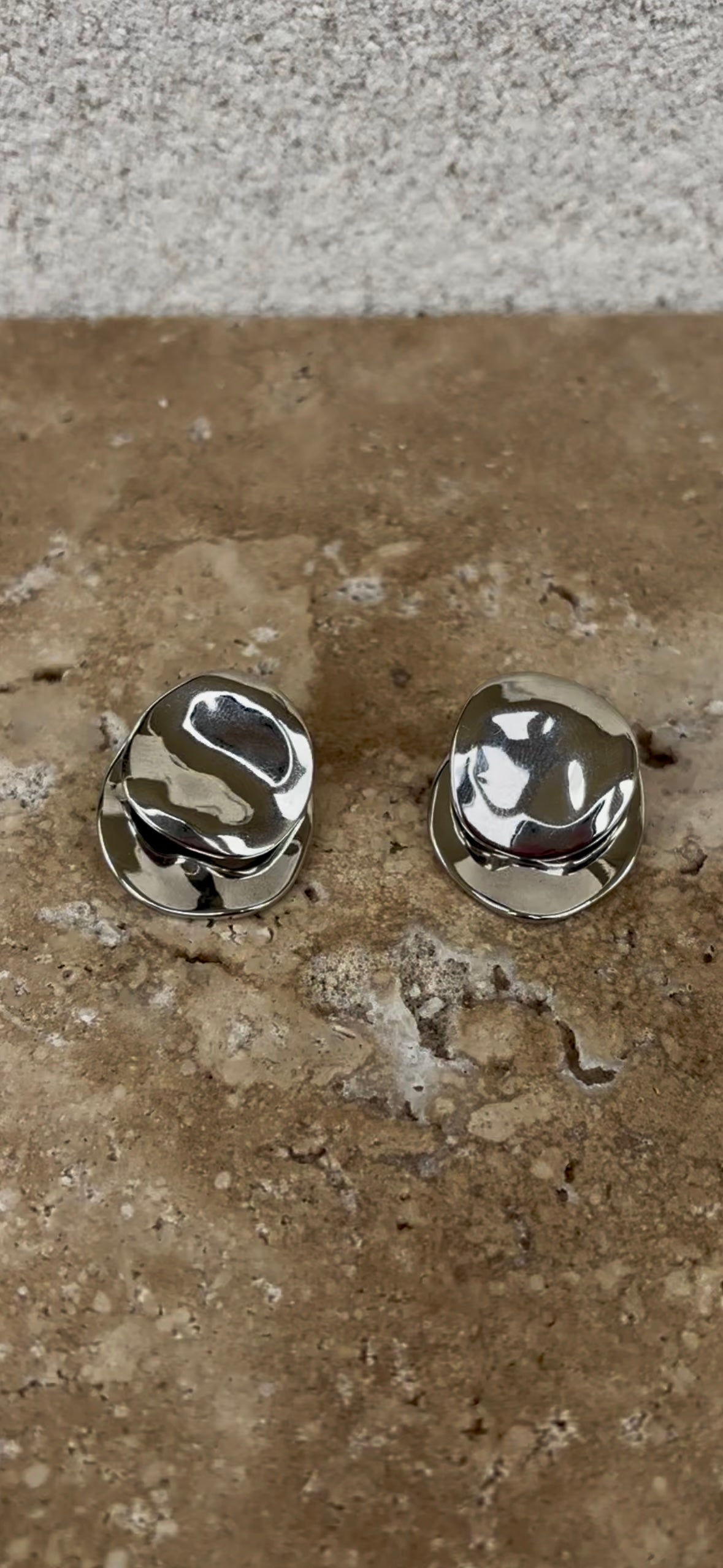 Two pieces earrings