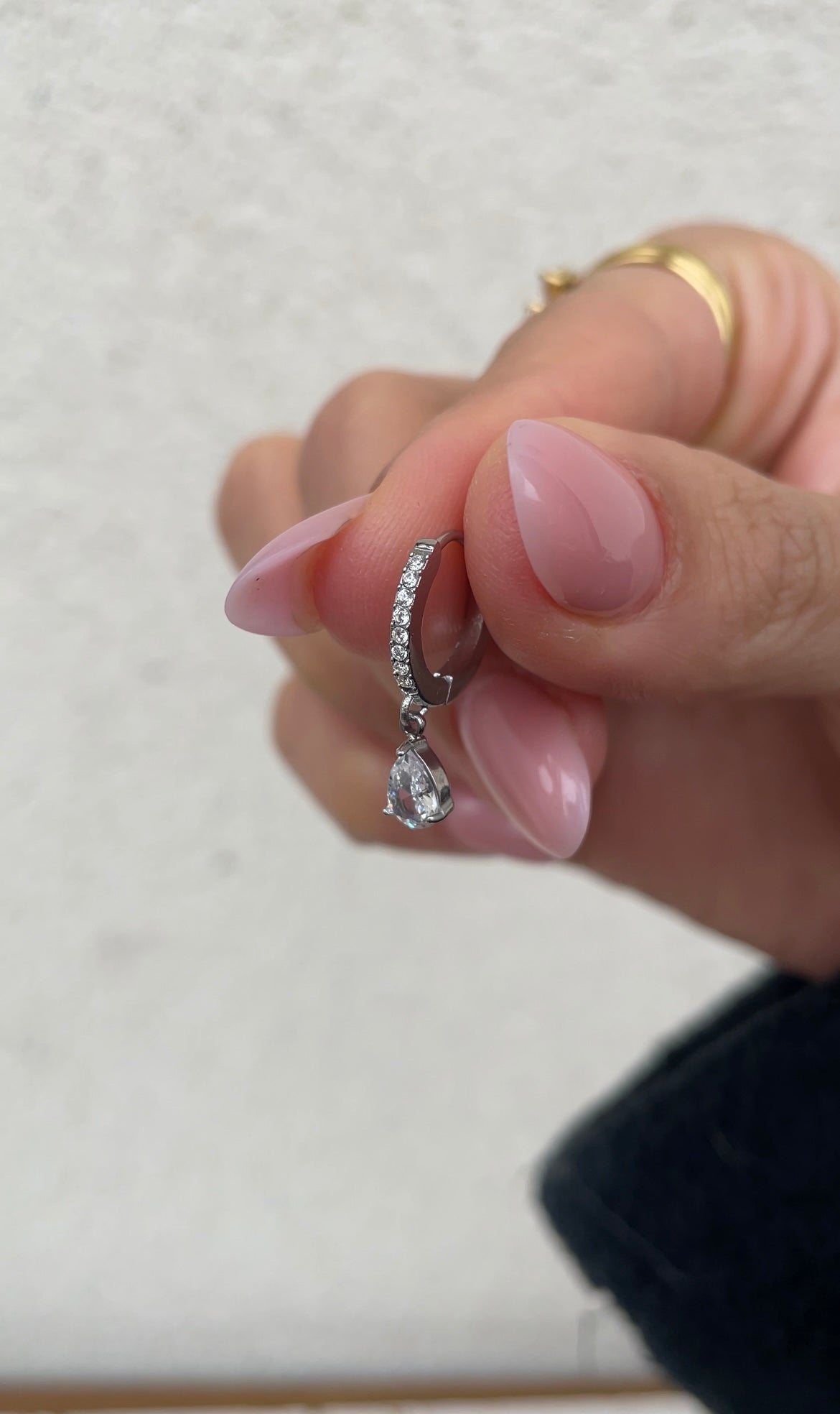 Mono drop earrings