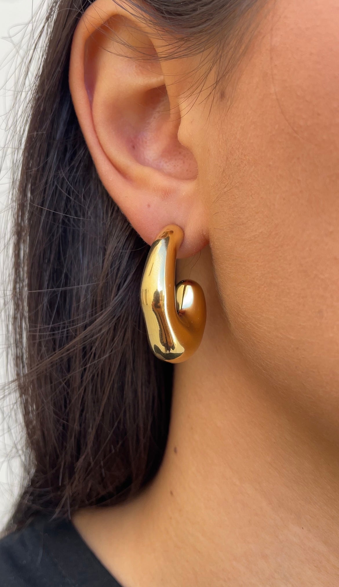 « C » earrings