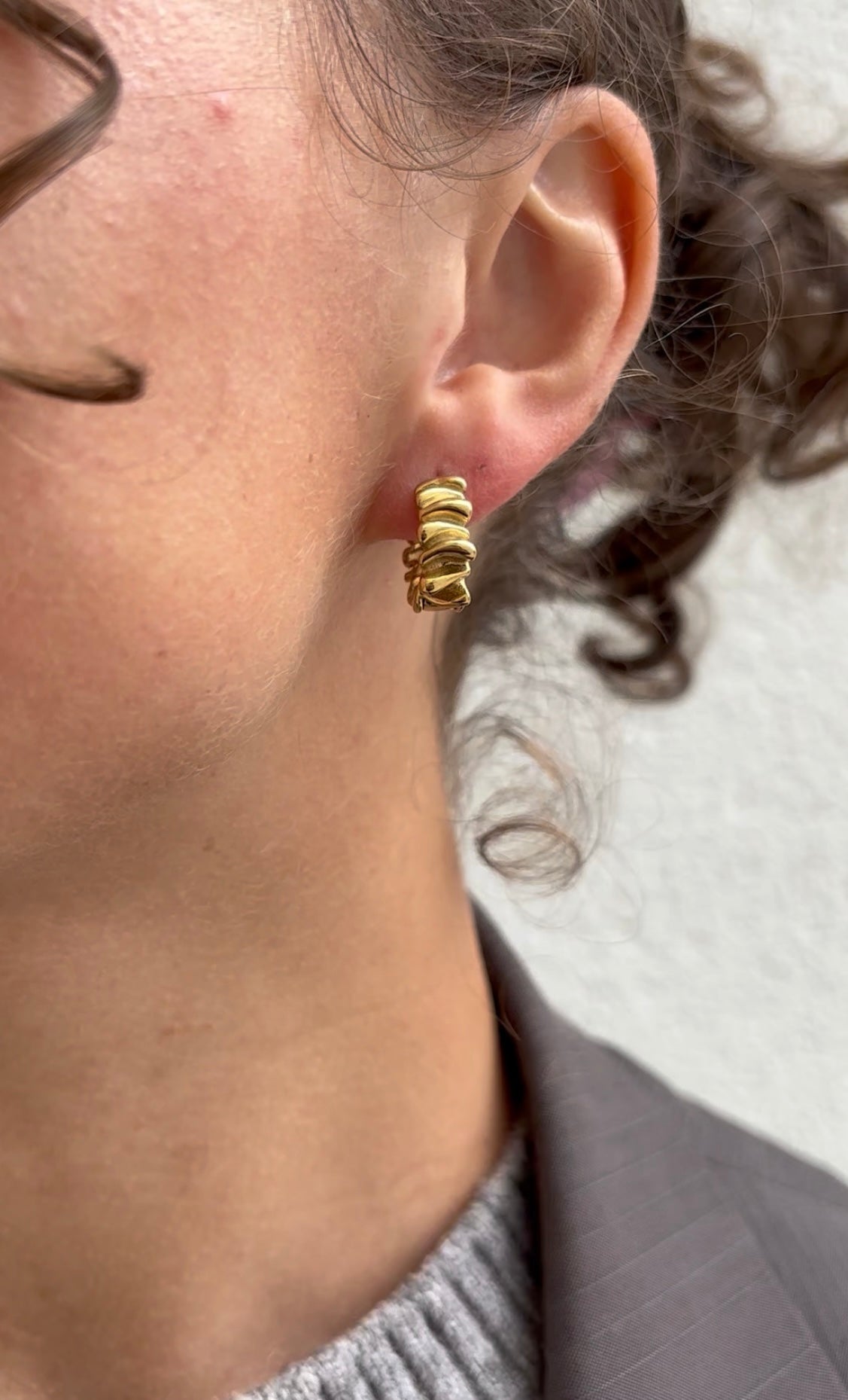 Mini wrinkled earrings