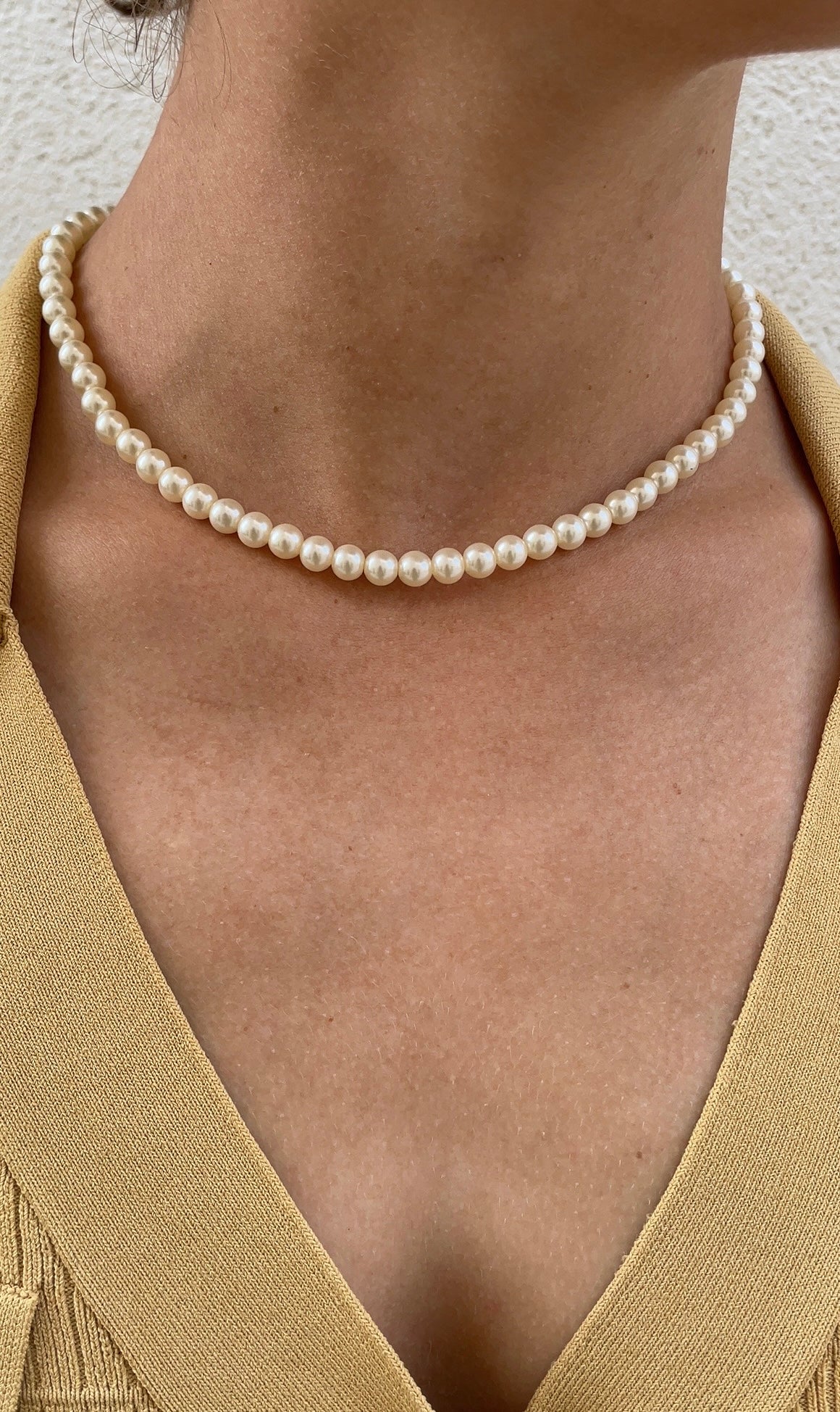 Thin lady necklace