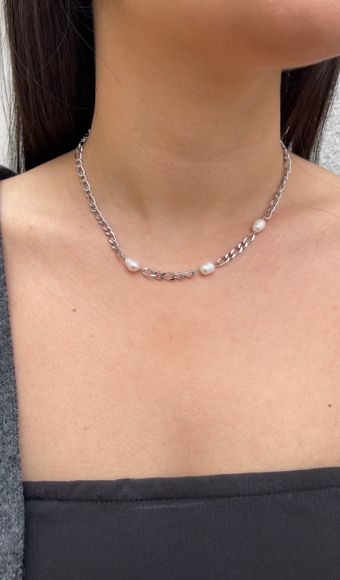 Dangling Pearl necklace