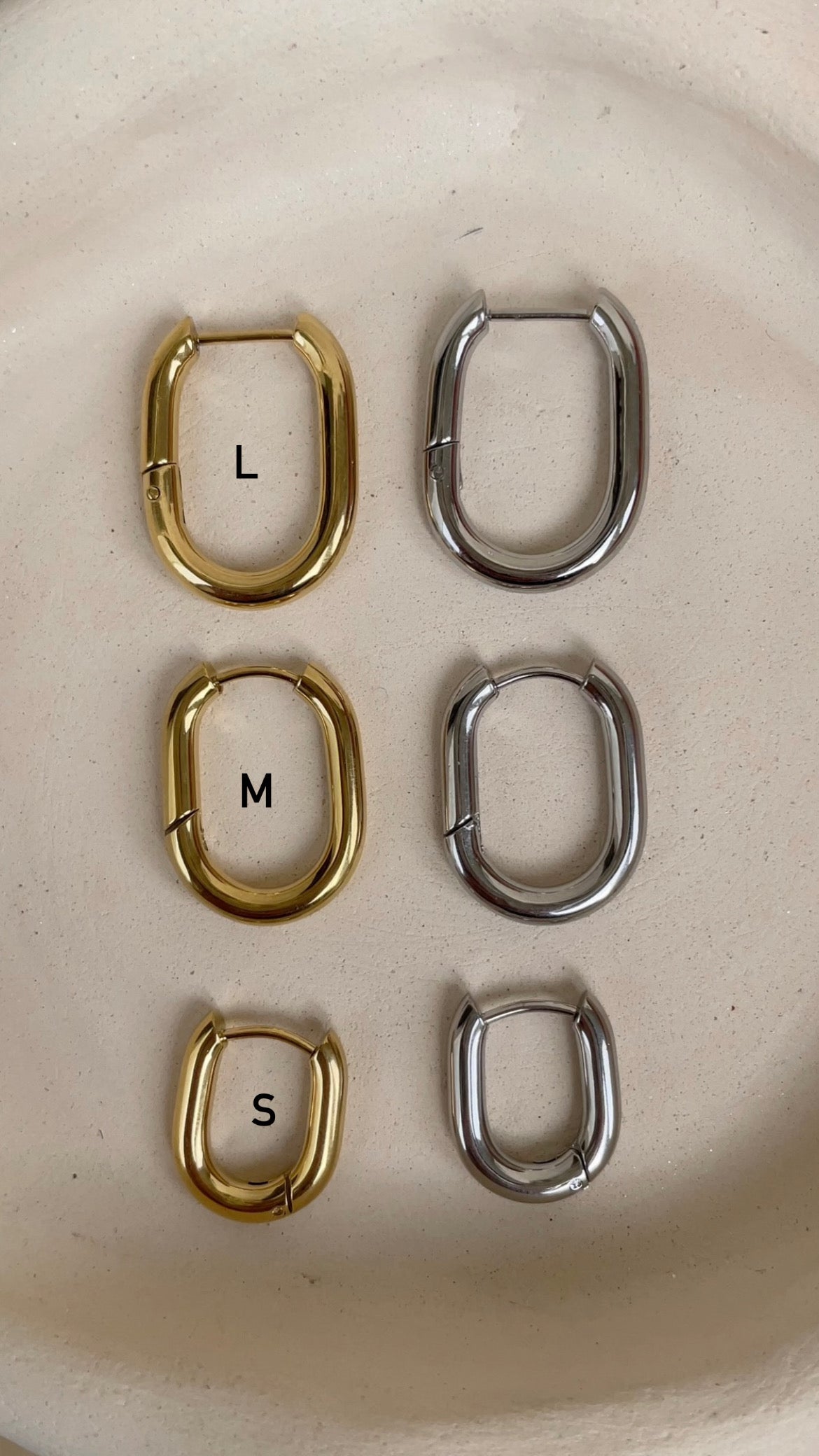 Oval earrings
