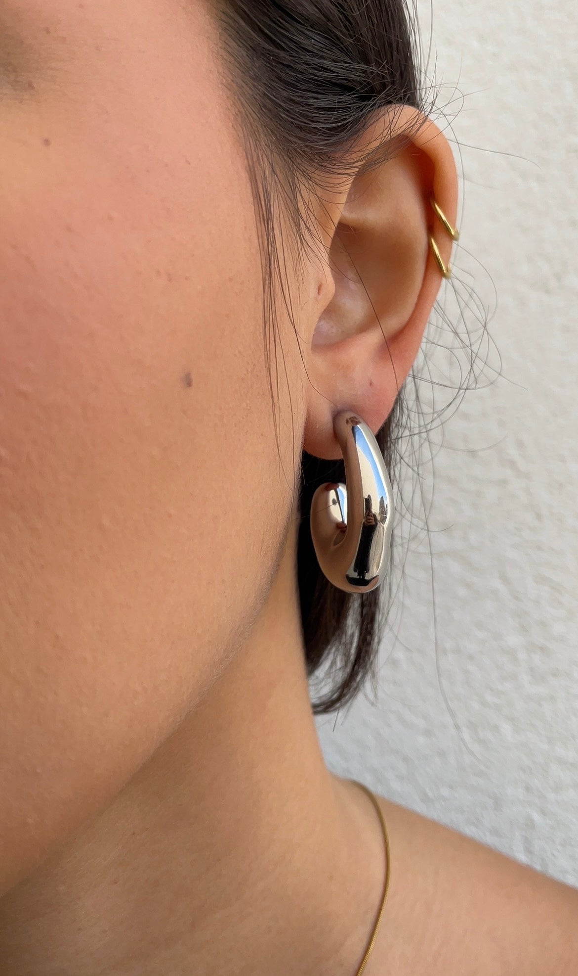 « C » earrings