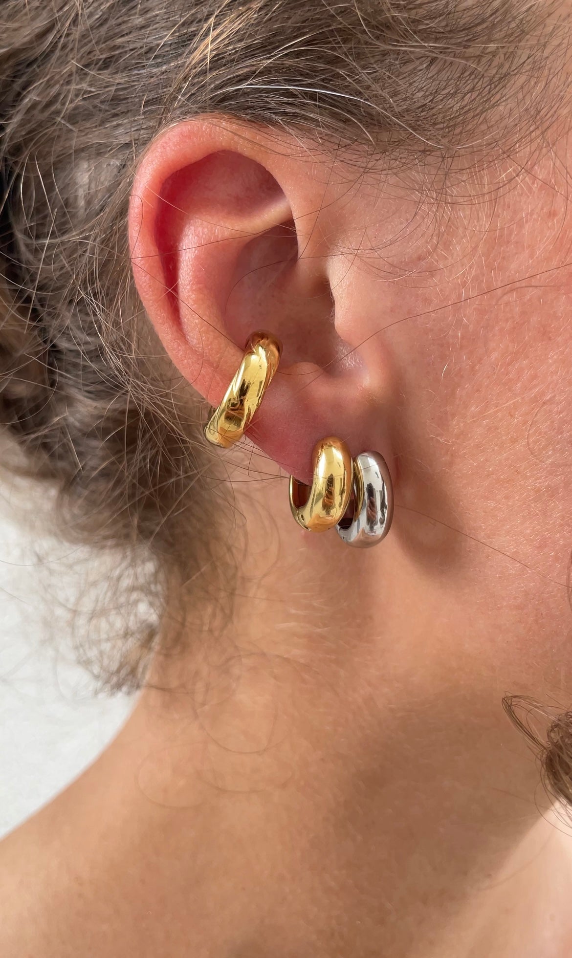 Twisted ear cuff