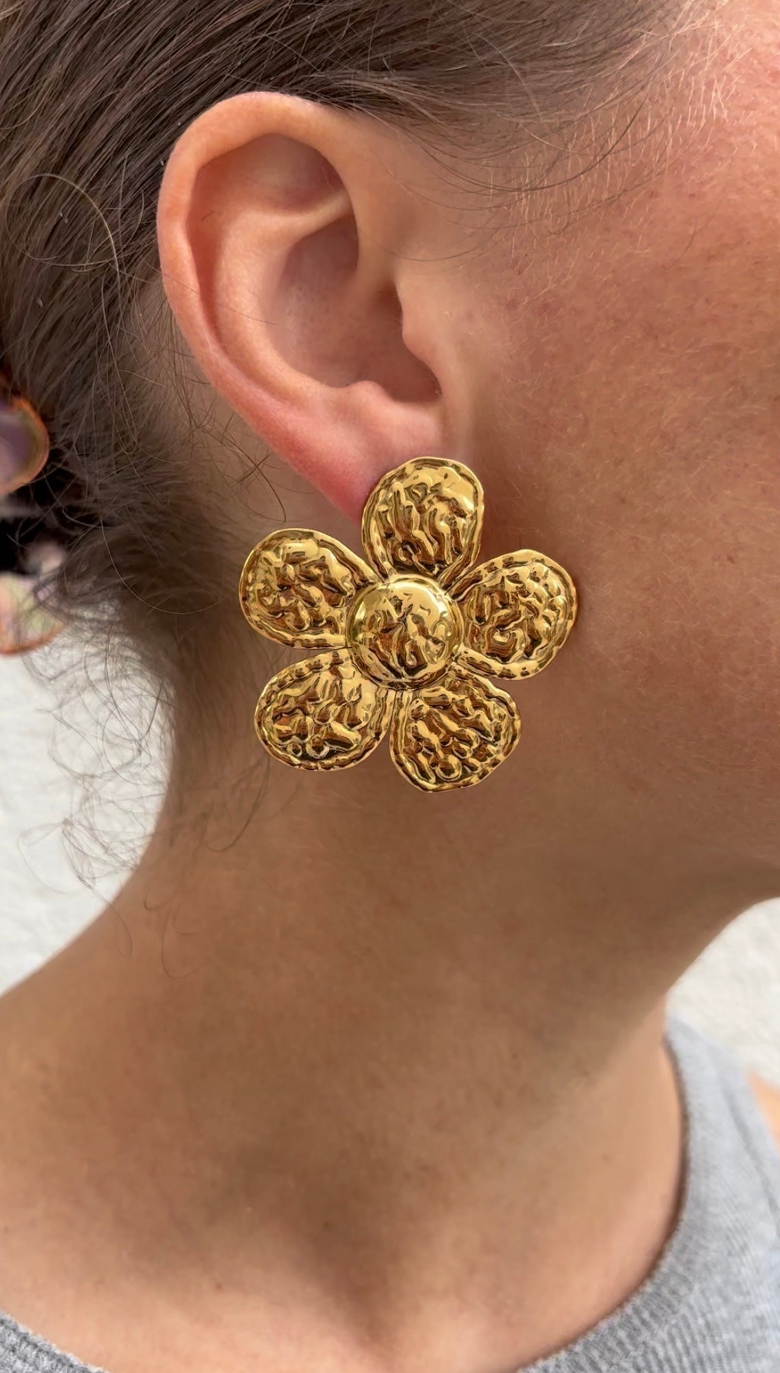 Plain flower earrings