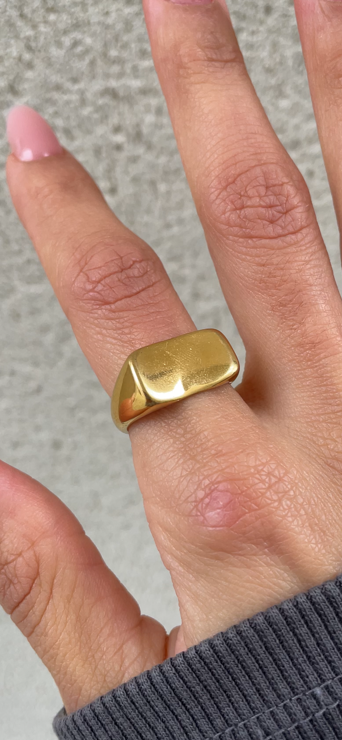 Signet ring