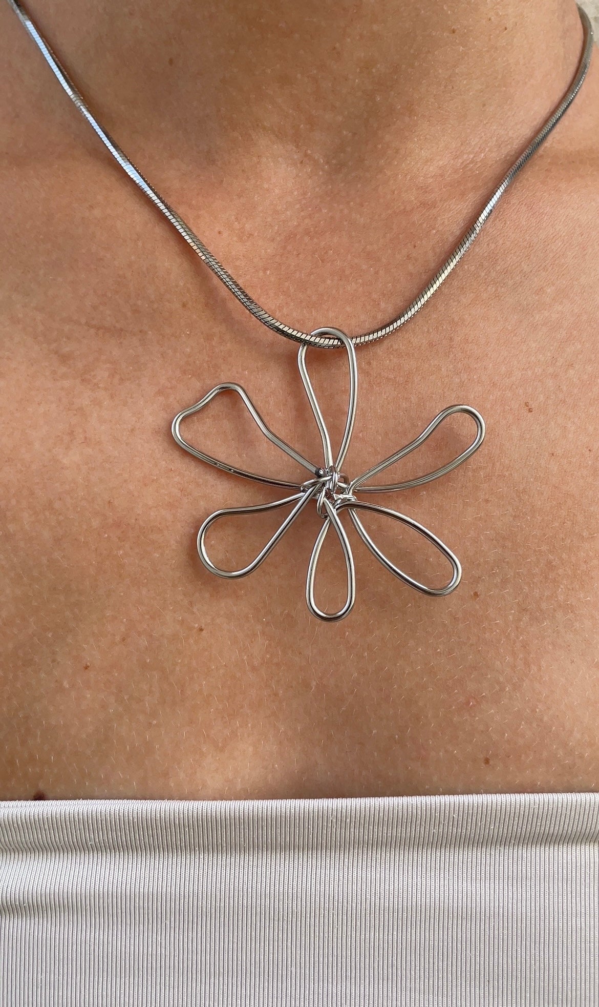 Huge flower necklace