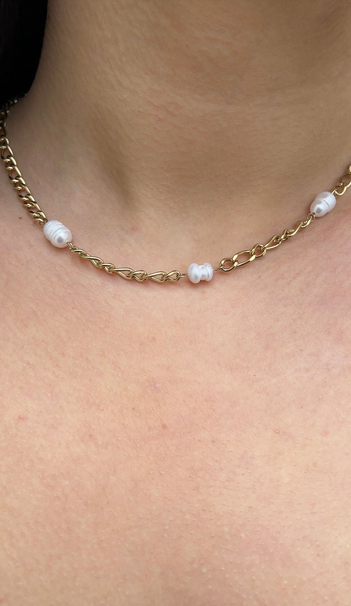 Dangling Pearl necklace