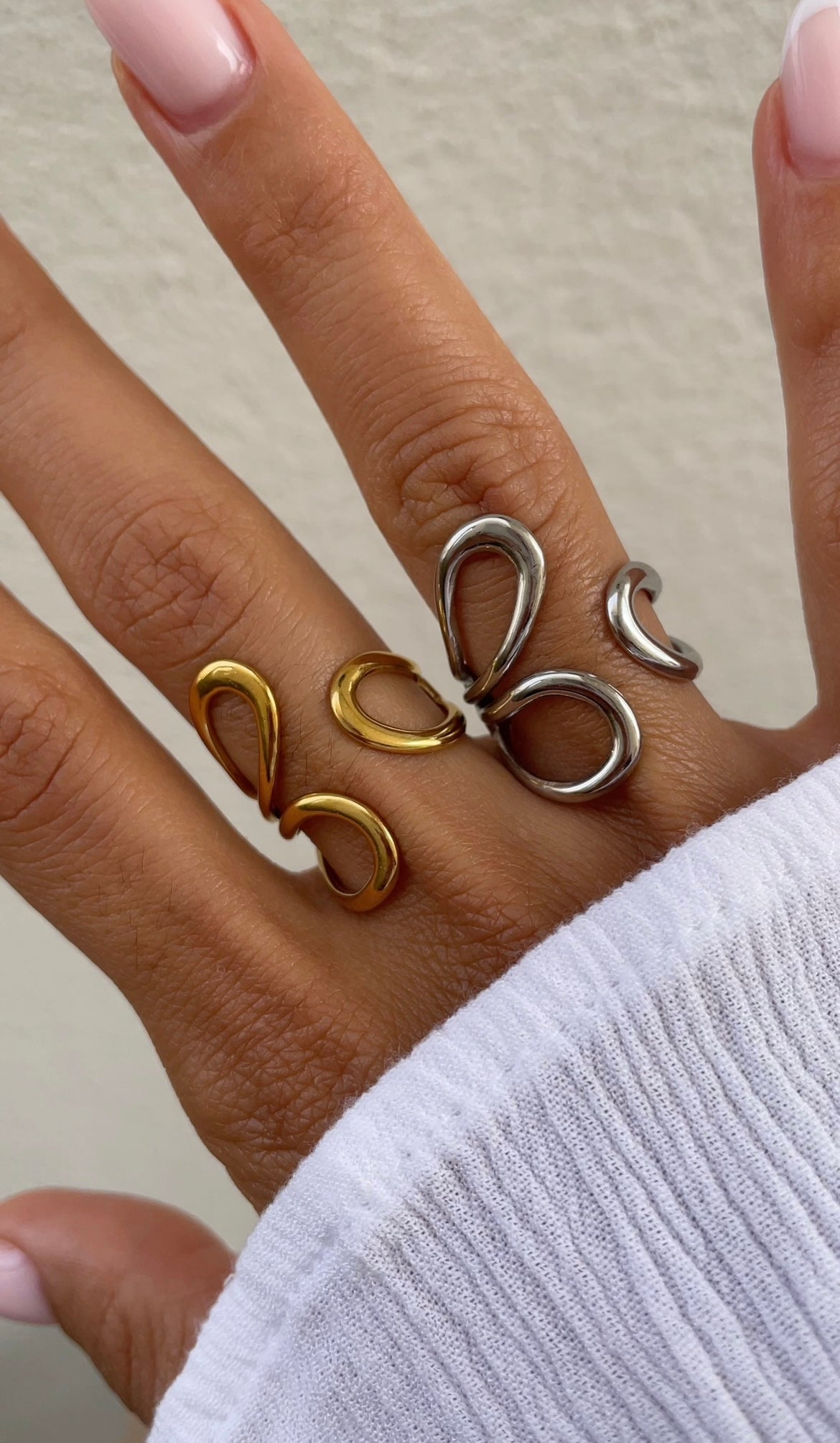 Triple petals ring