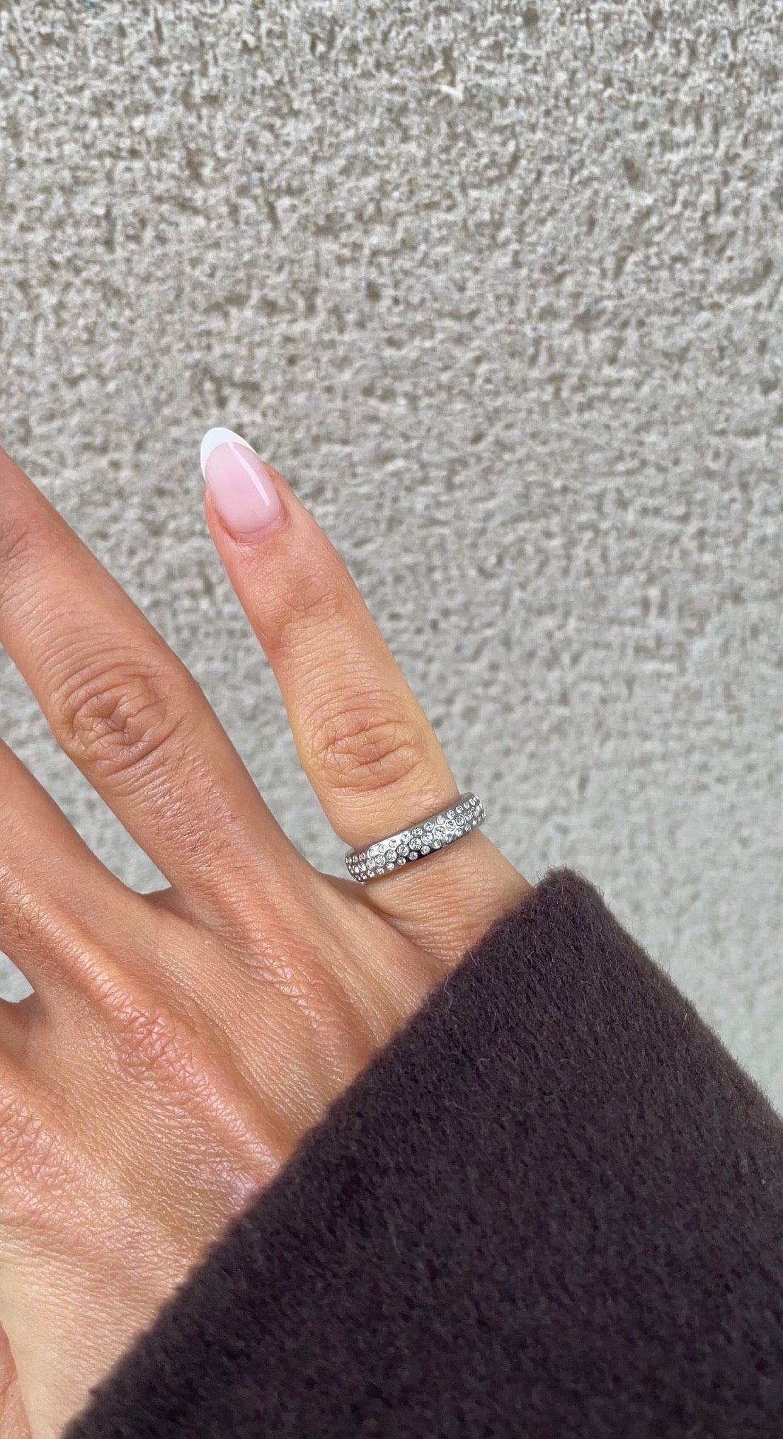 Gems phalange ring