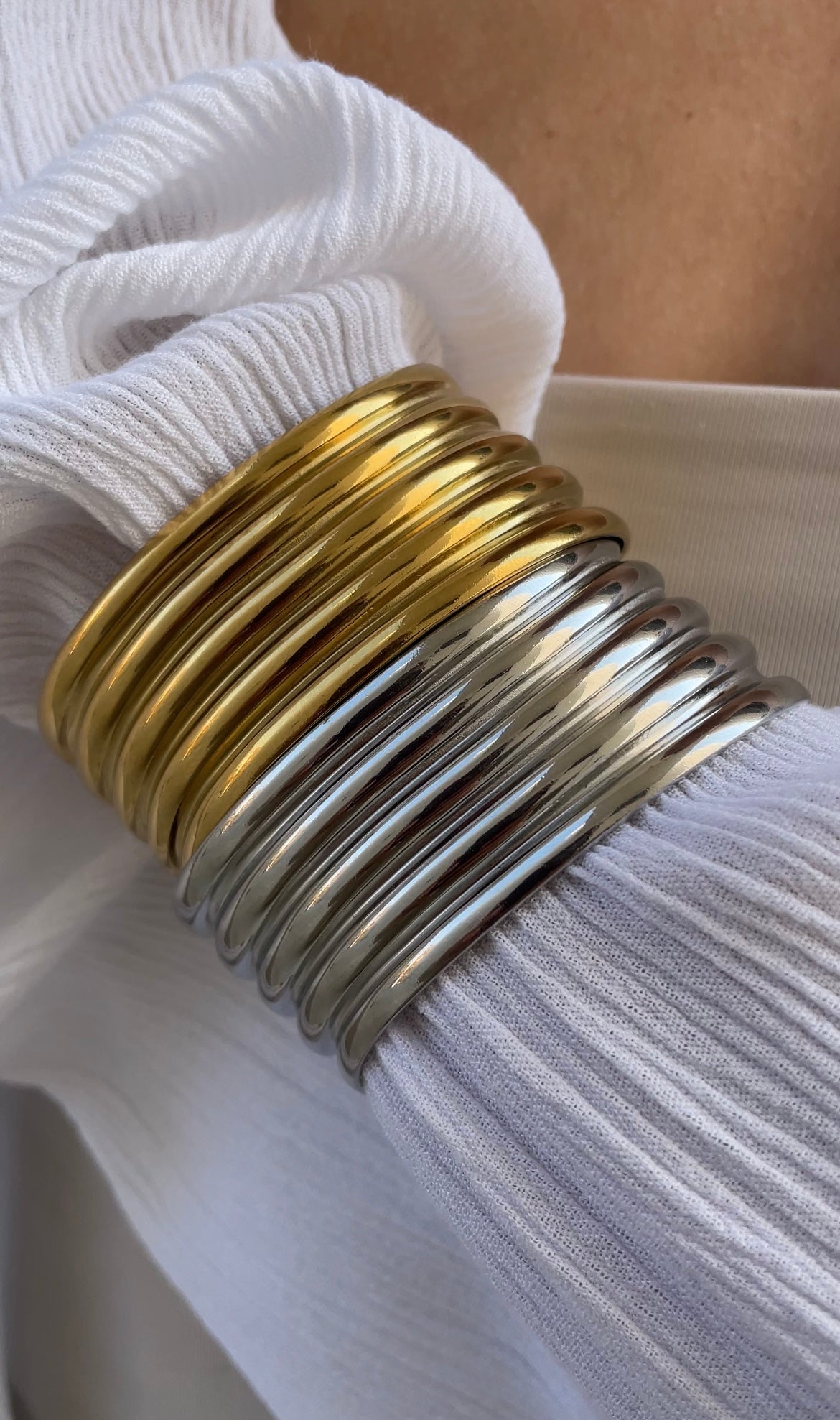 Roman bangle