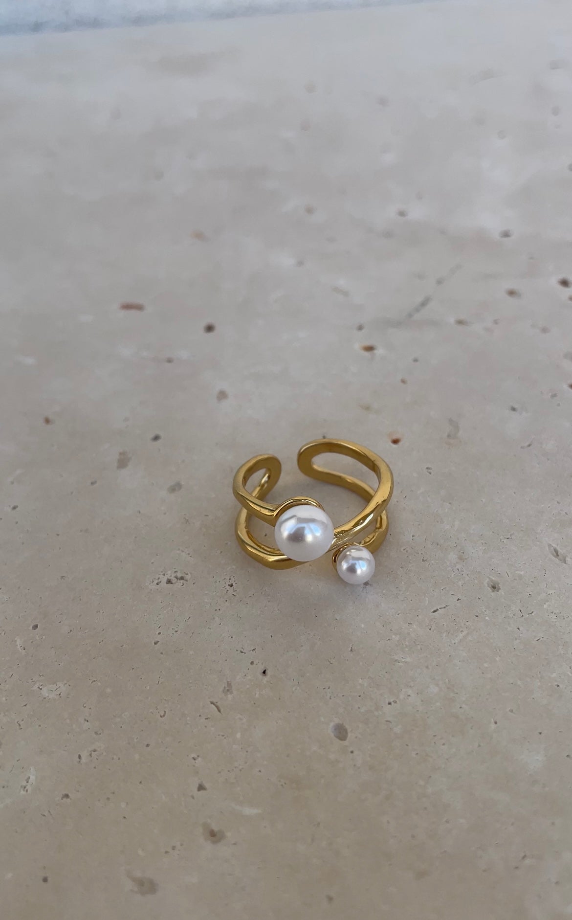 Double pearl ring