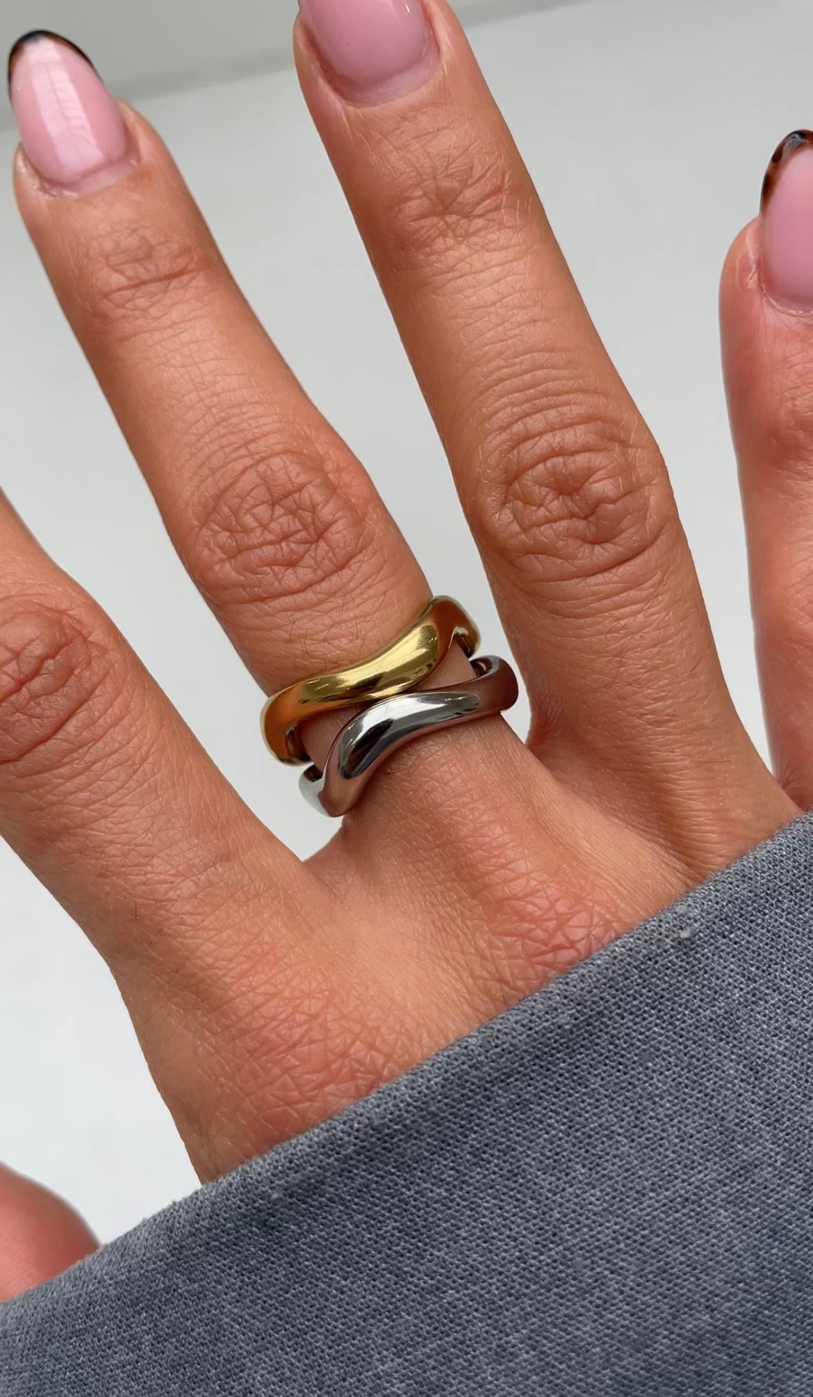 Thin wave ring