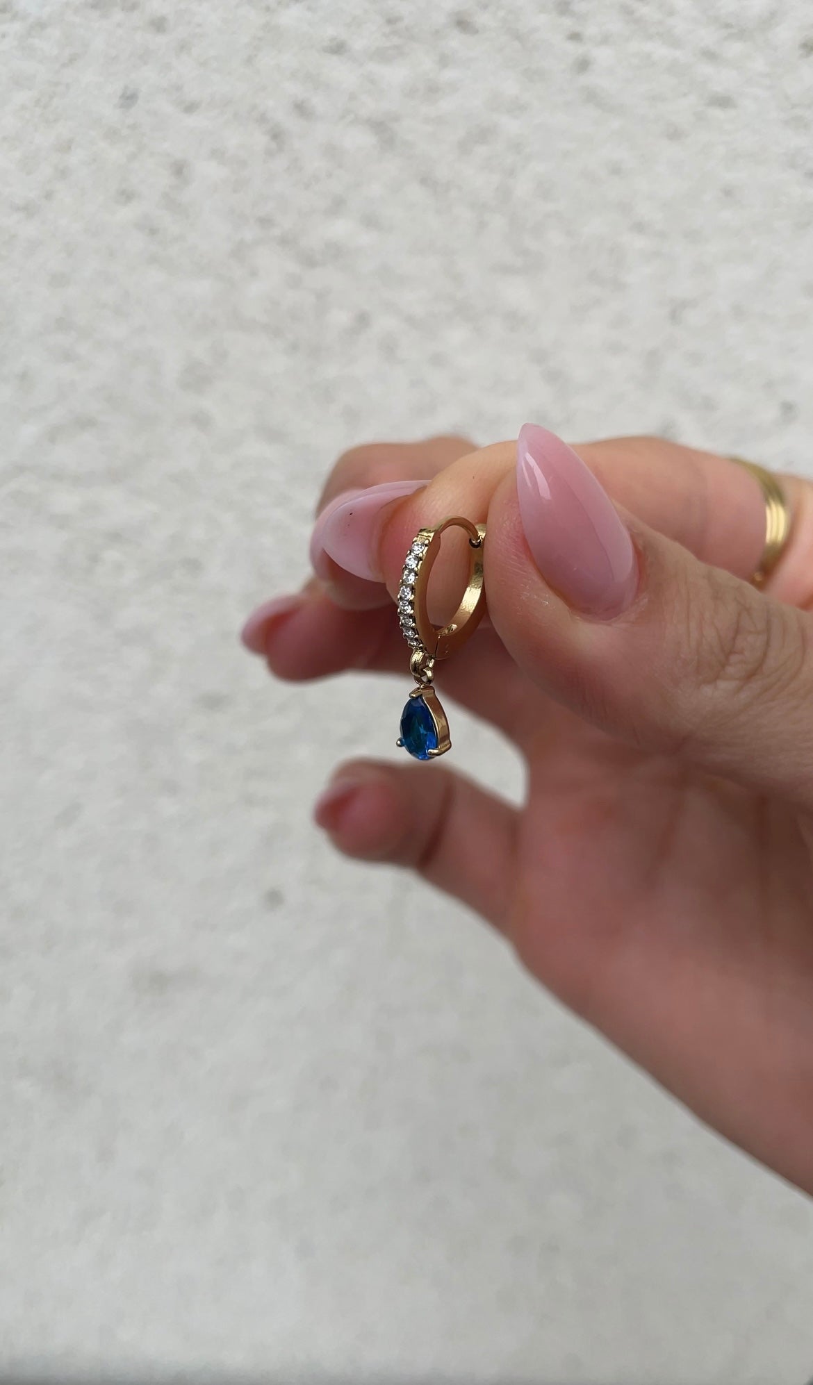 Mono drop earrings