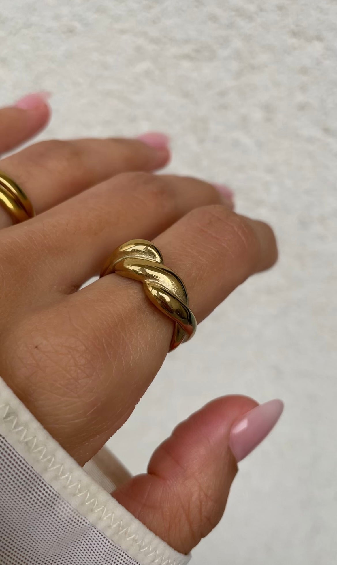 Twisted ring