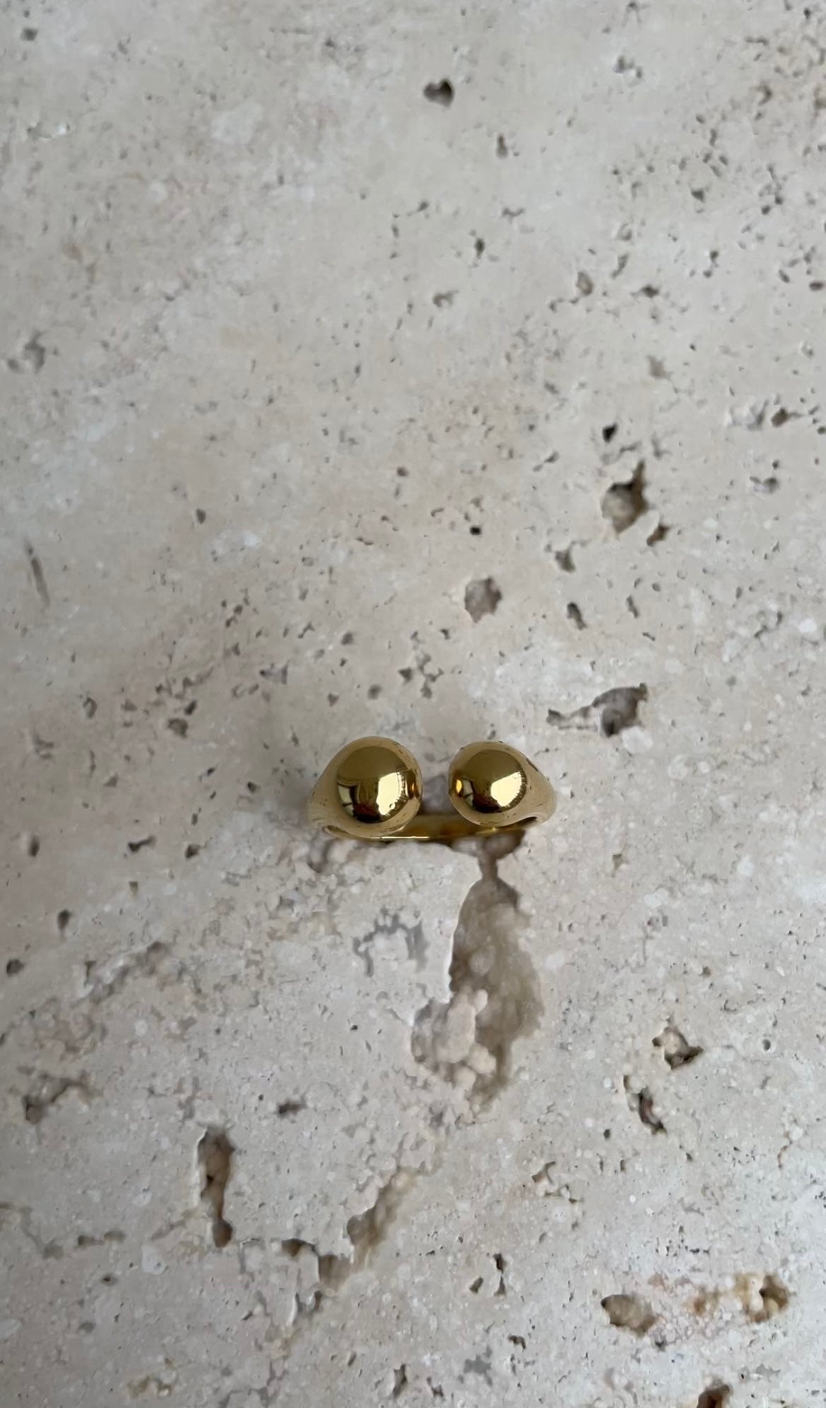 Eyes ring