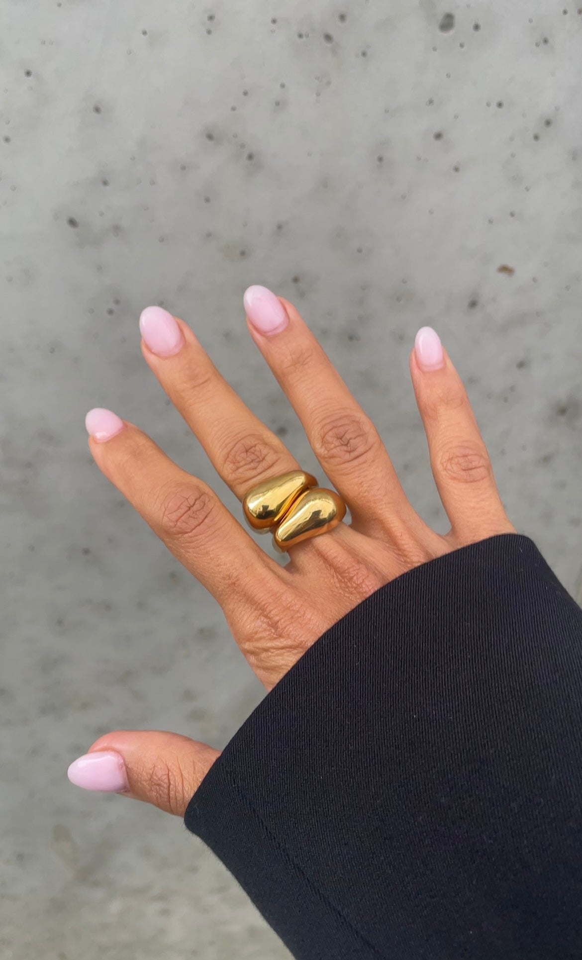 Duo asymmetric ring
