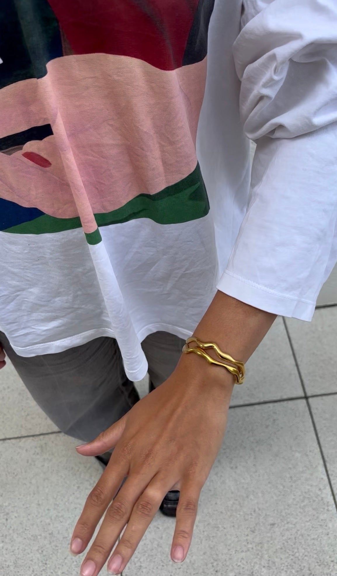 Wave bangle