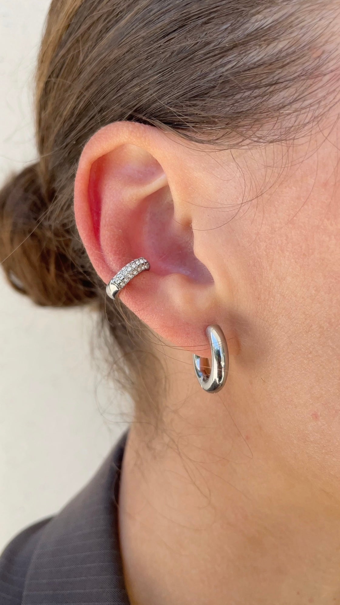 Semi gems ear cuff