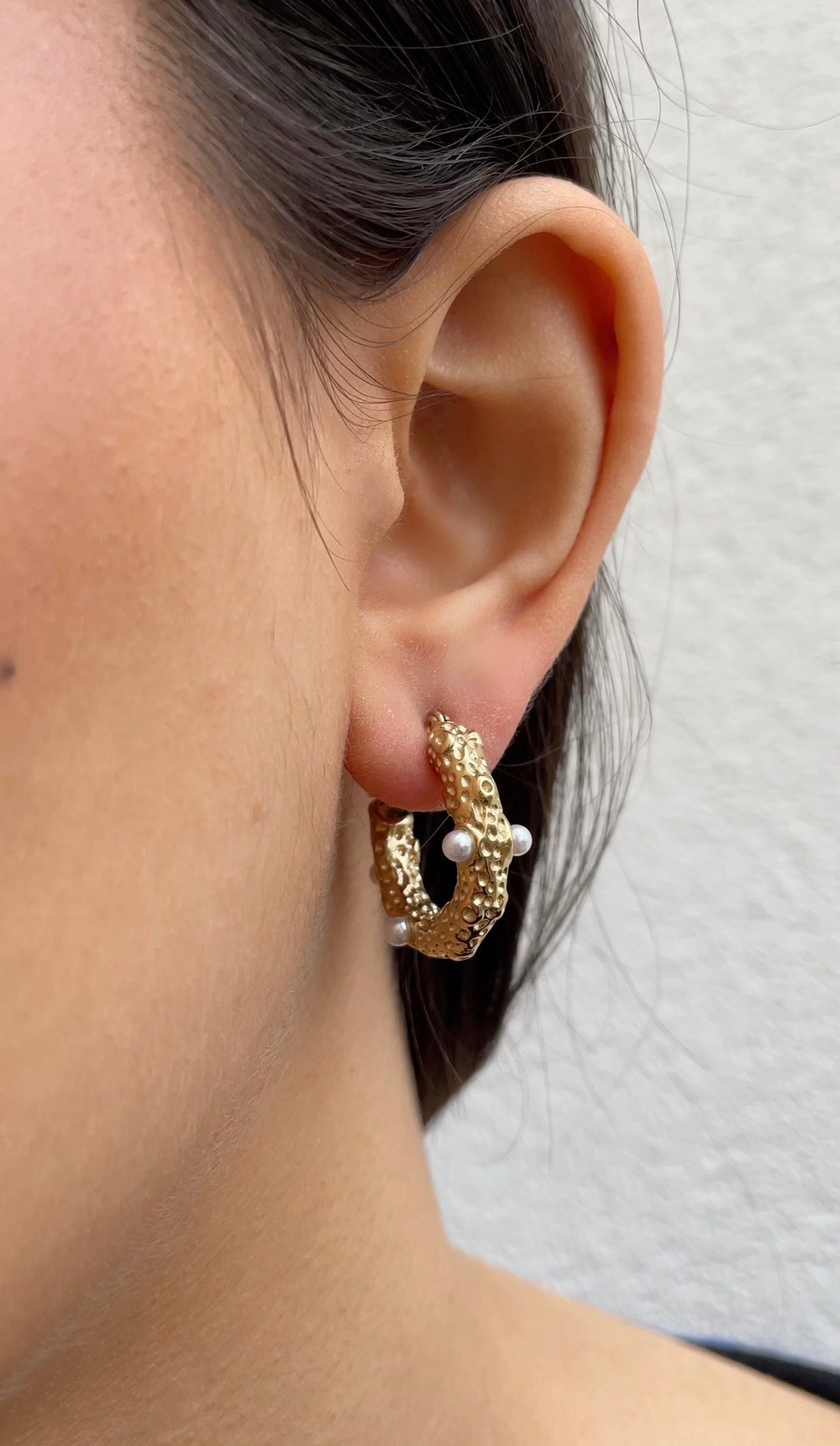 Hammered x Pearl earrings