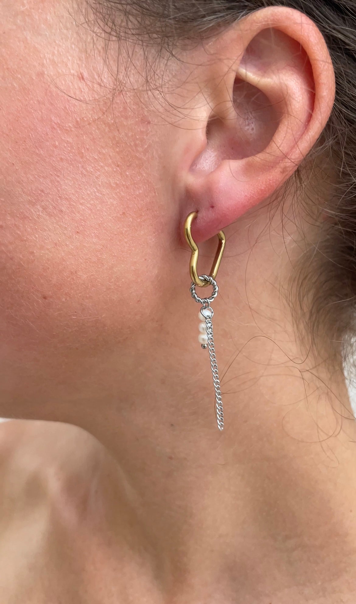 Asymetric heart earrings