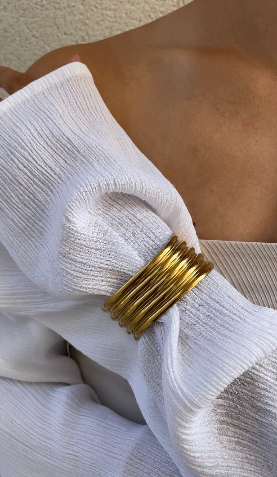 Roman bangle