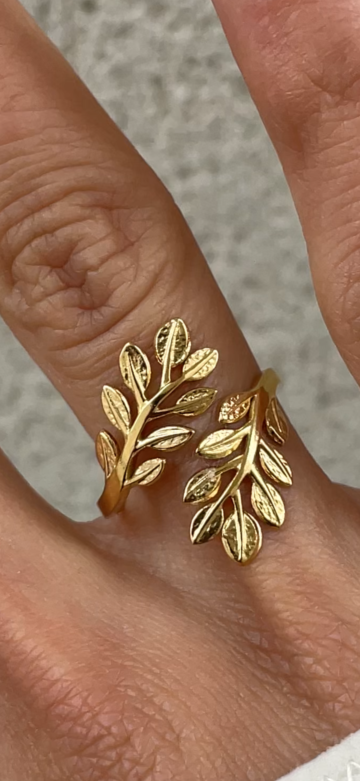 Laurier ring