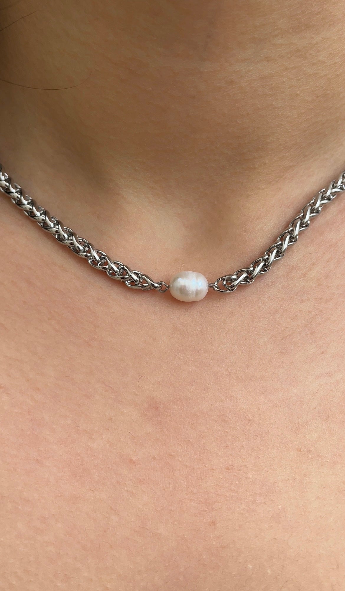 Middle Pearl necklace