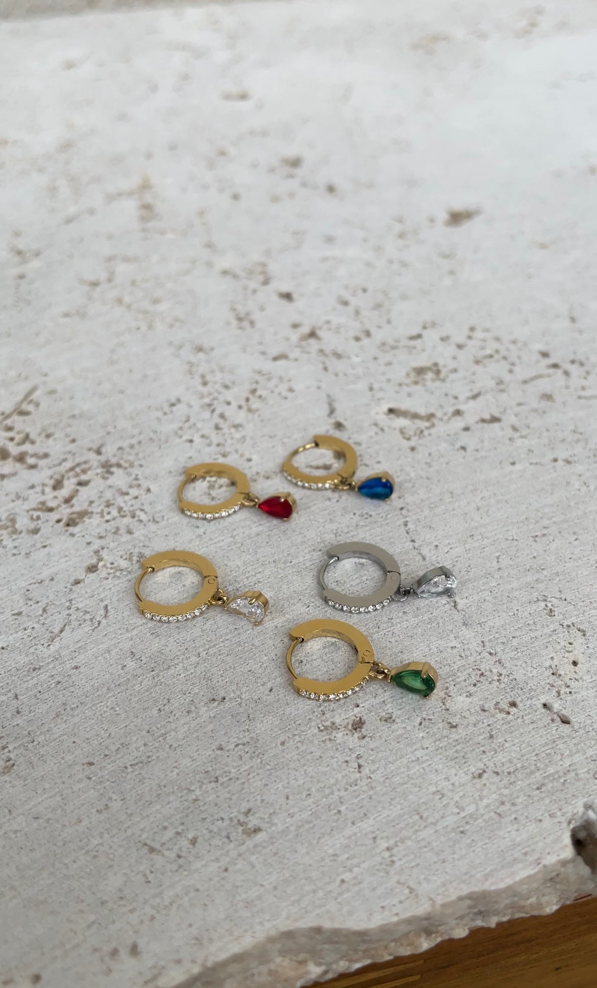Mono drop earrings