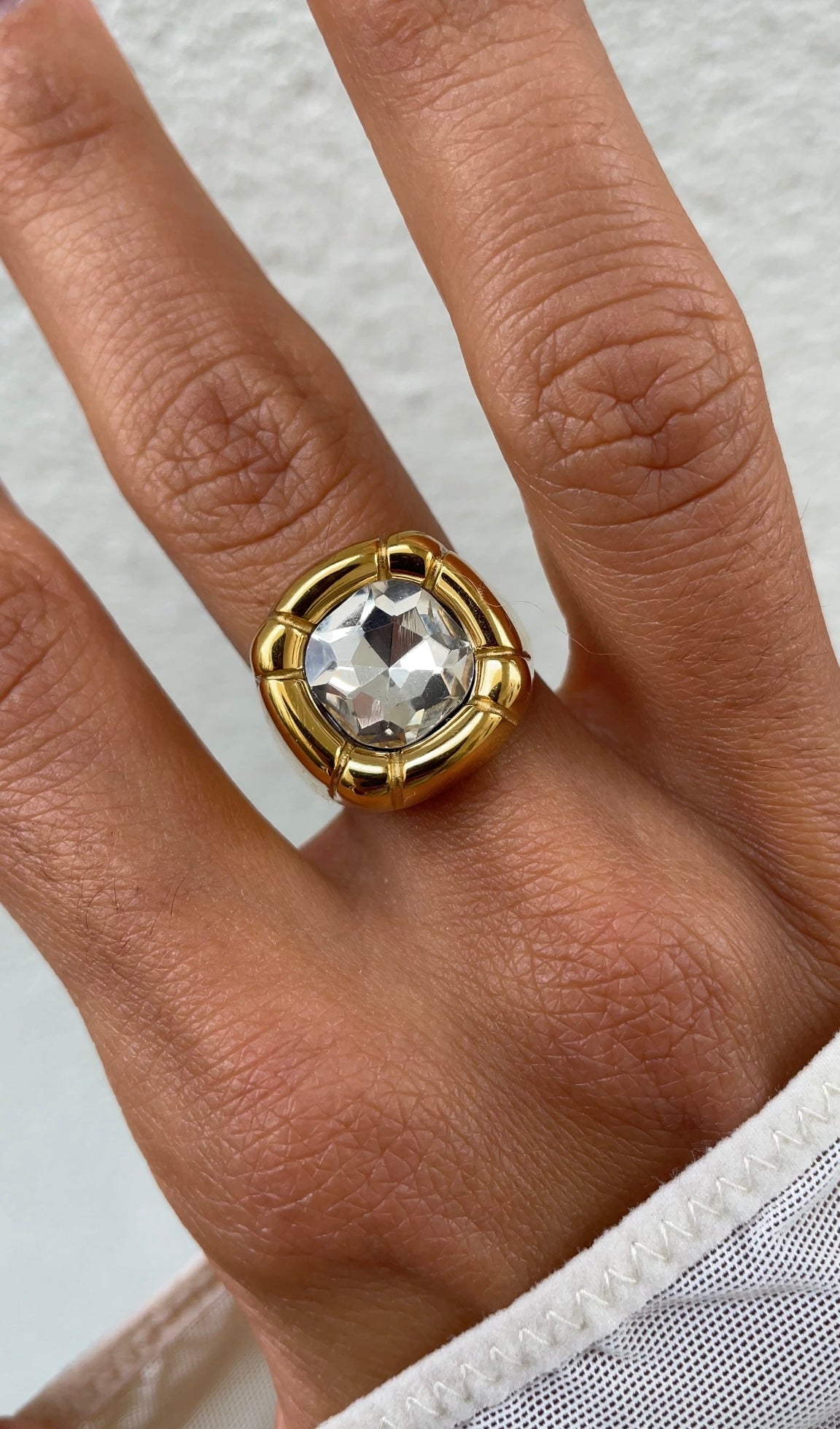 Versailles ring