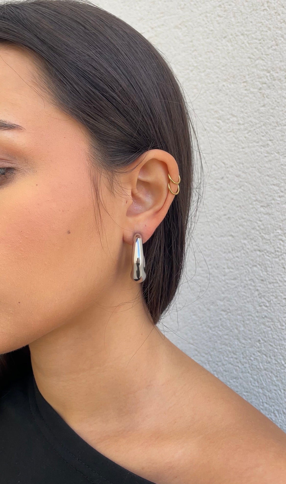 « C » earrings