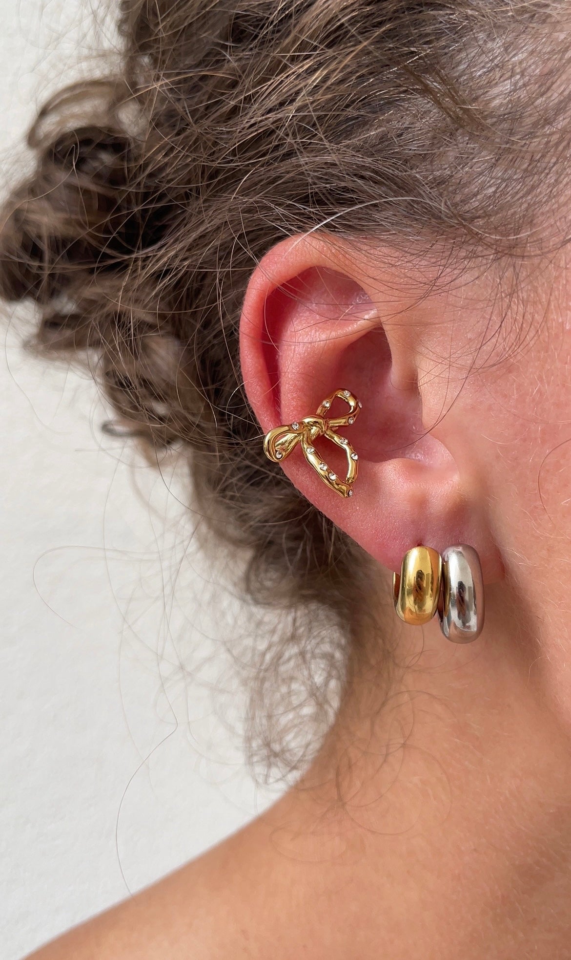 Bow ear cuff