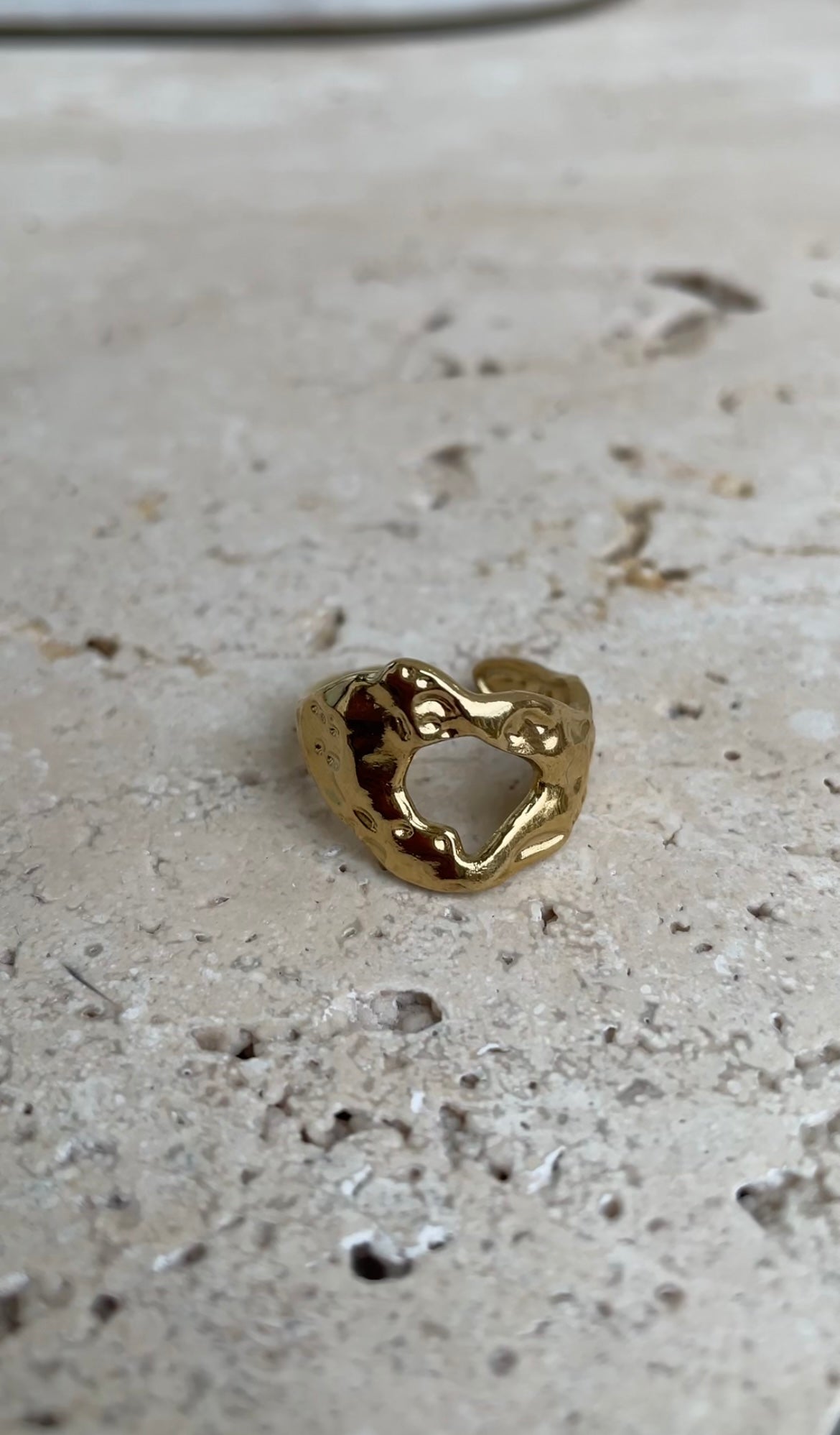 Hammered ring