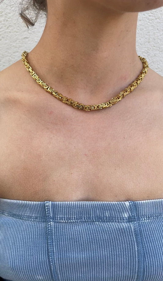 Medium vintage necklace