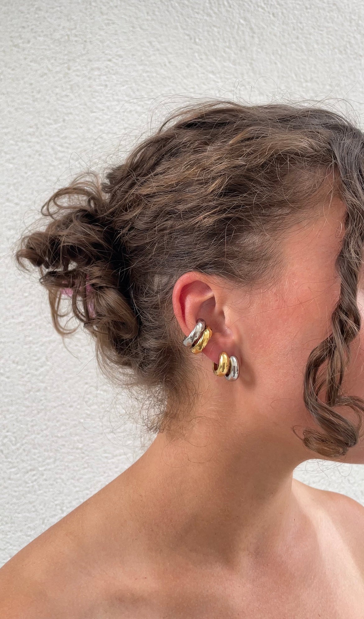 Twisted ear cuff