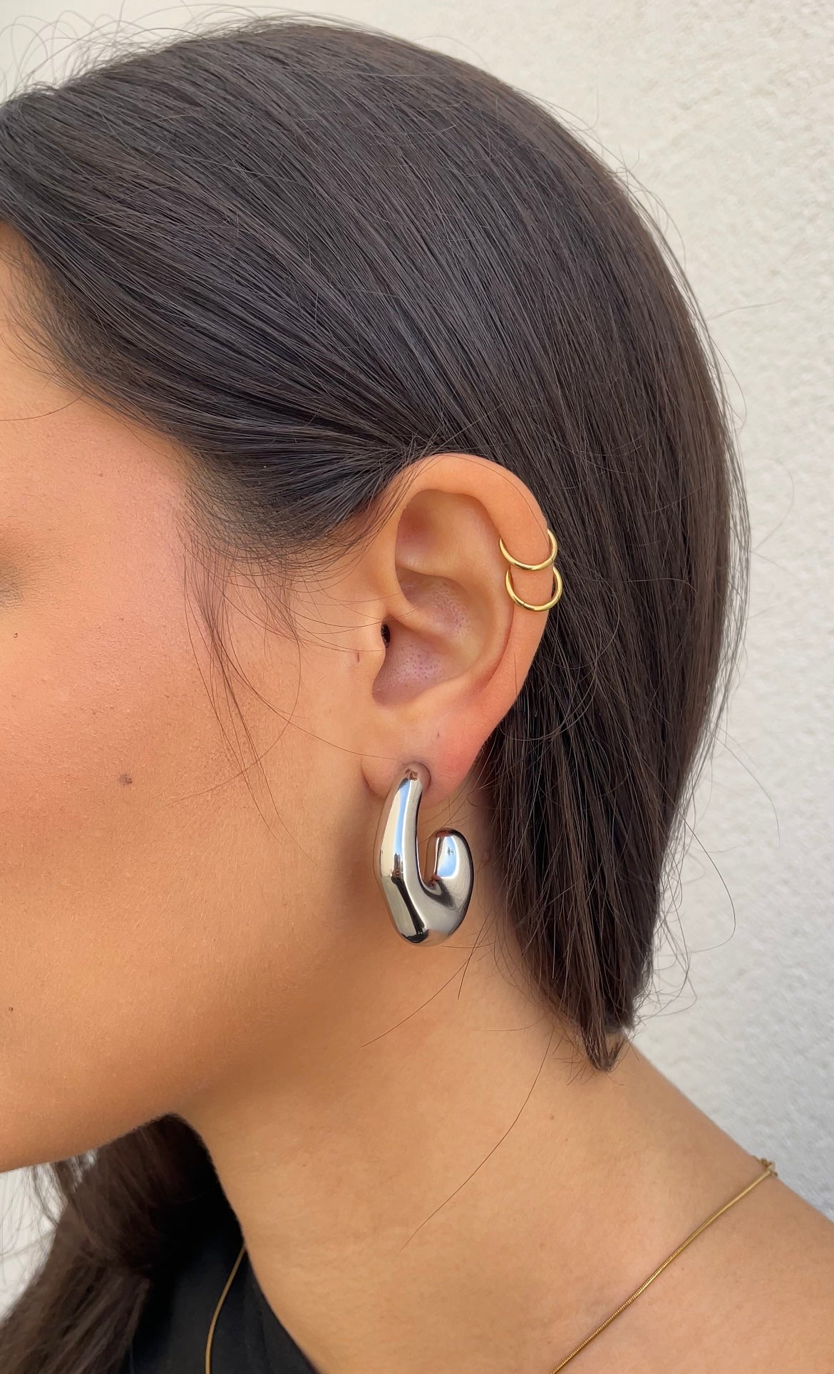 « C » earrings