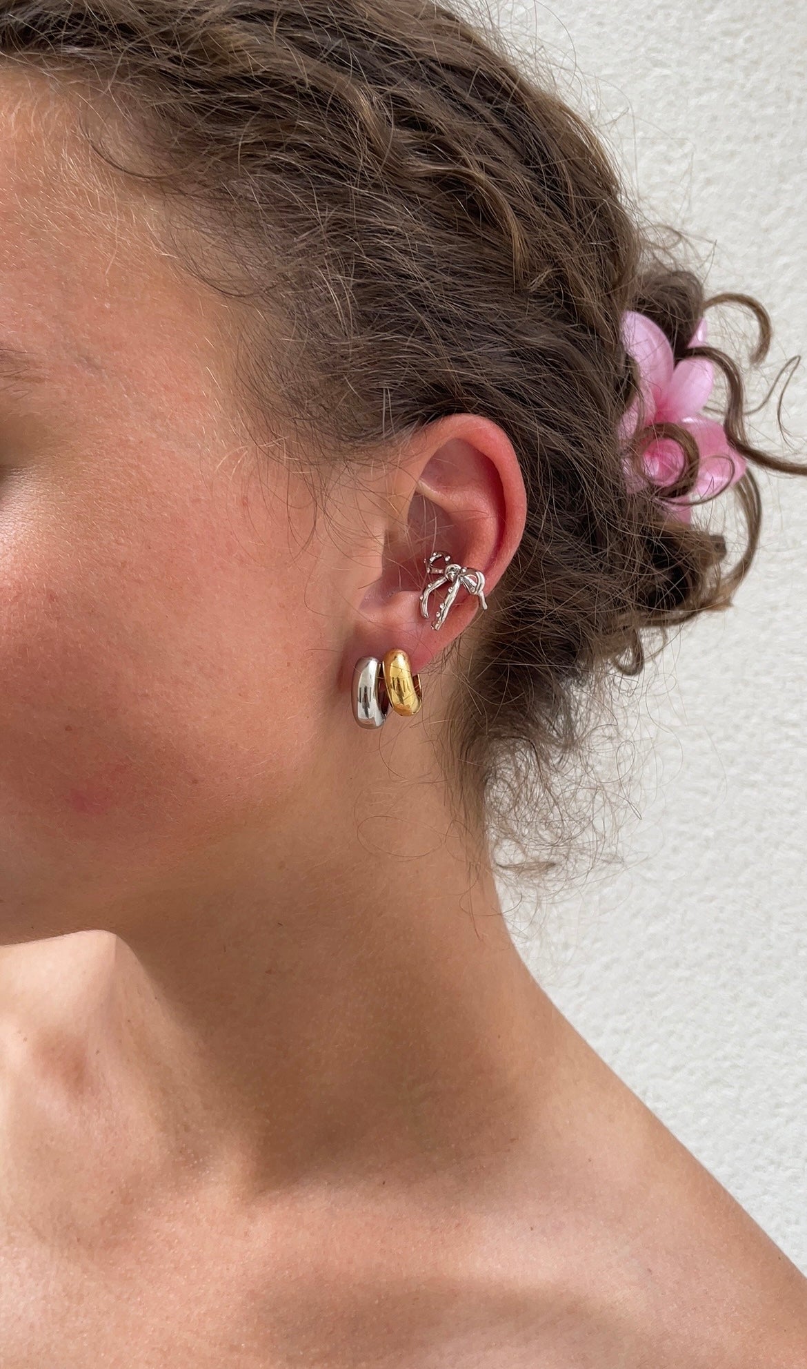 Bow ear cuff
