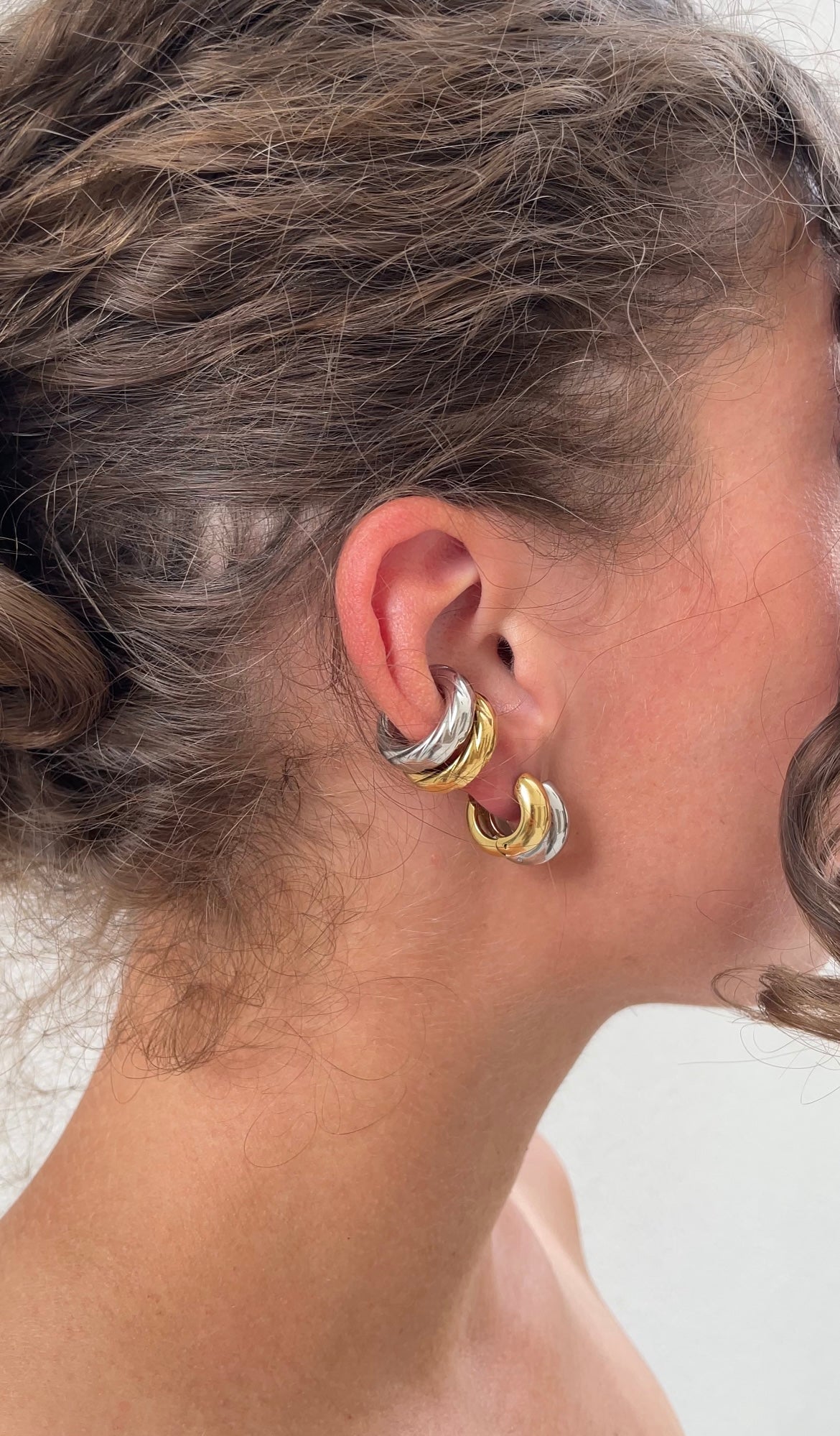 Twisted ear cuff