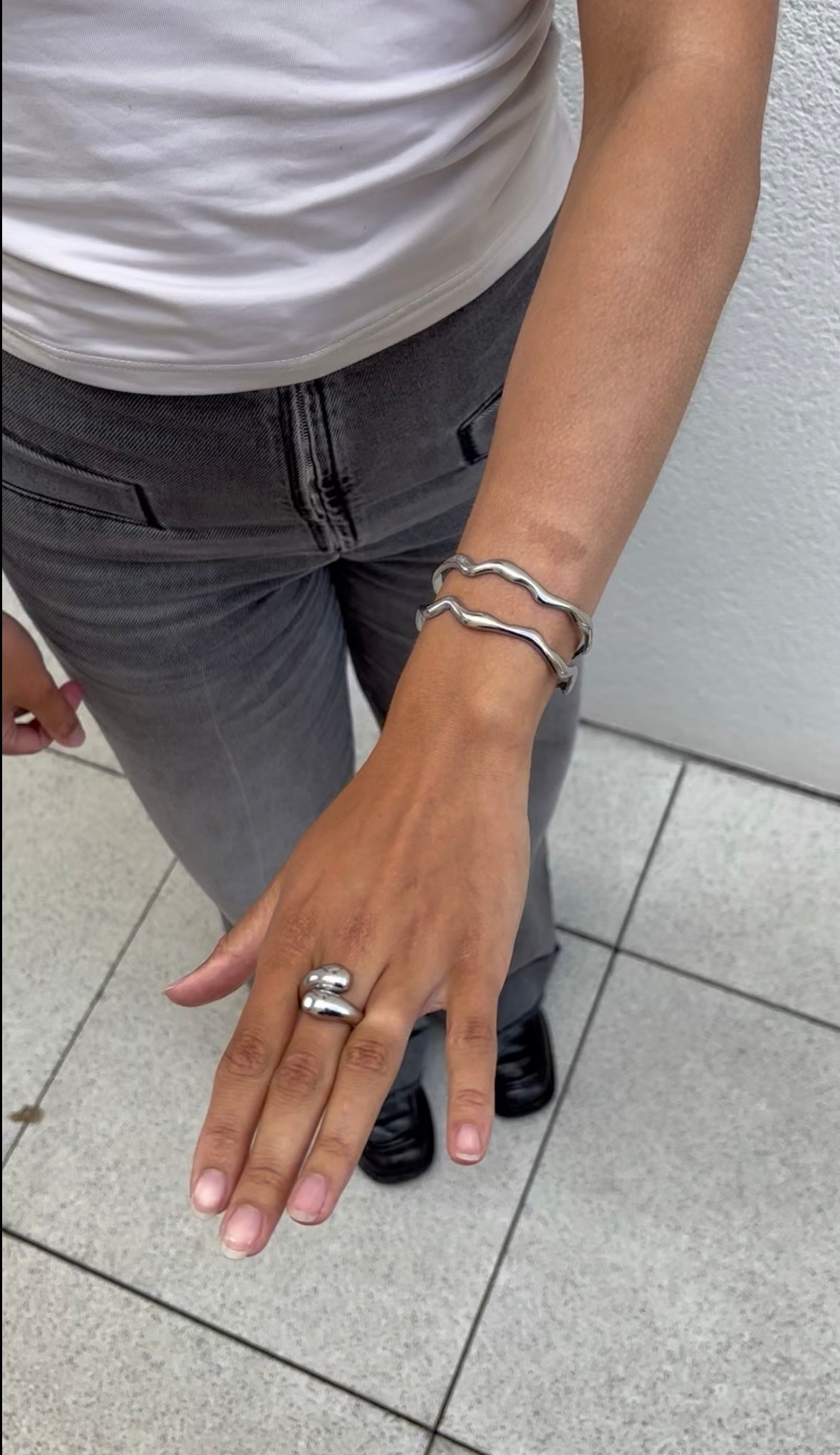 Wave bangle