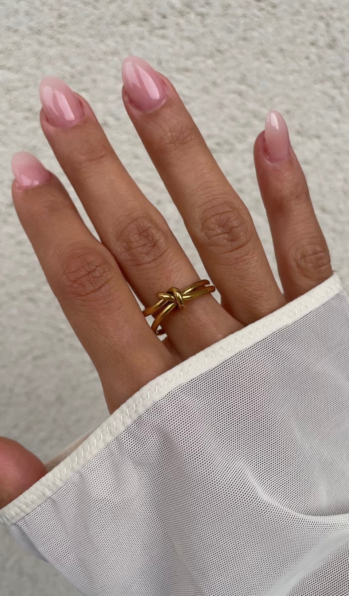 Thin knot ring