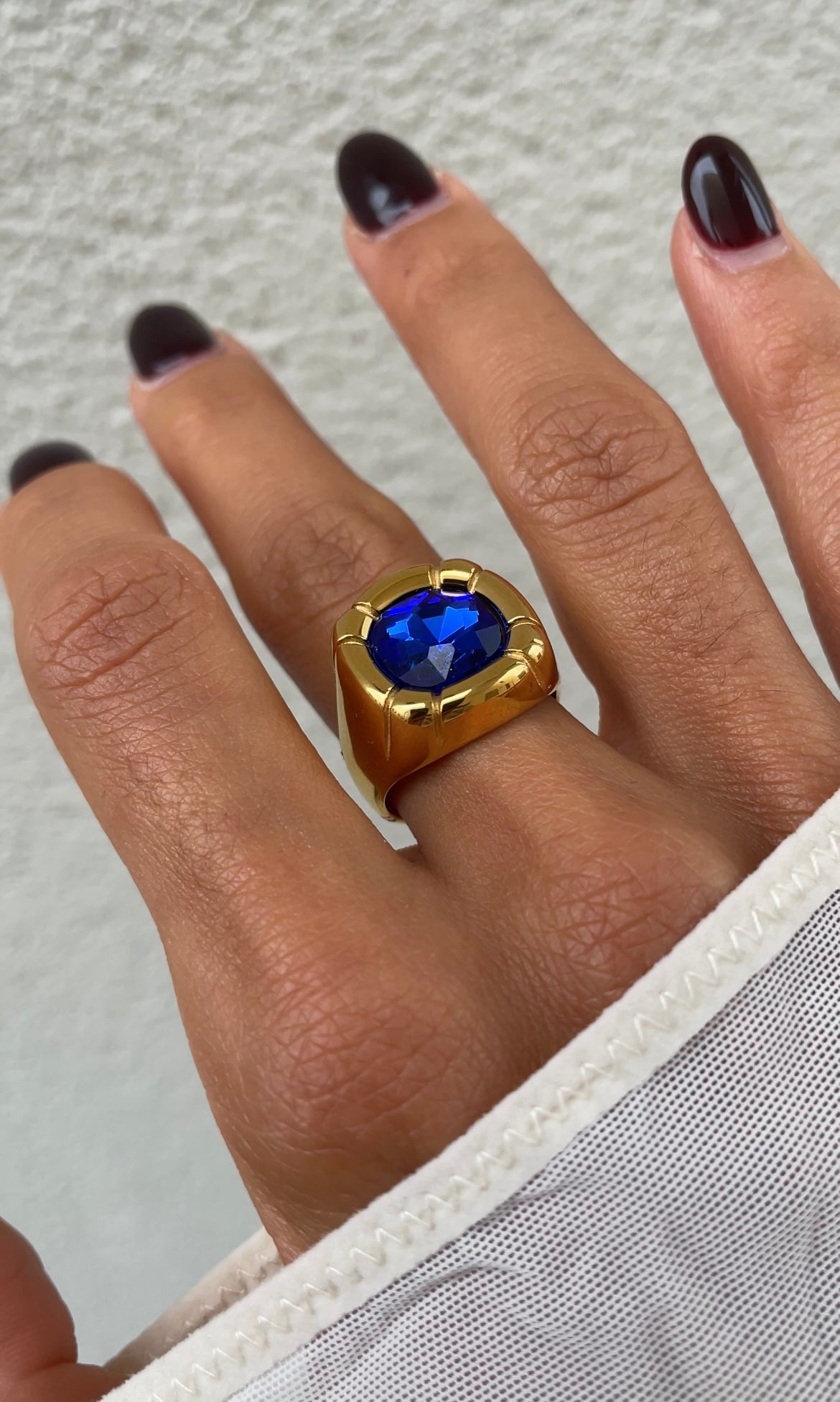 Versailles ring