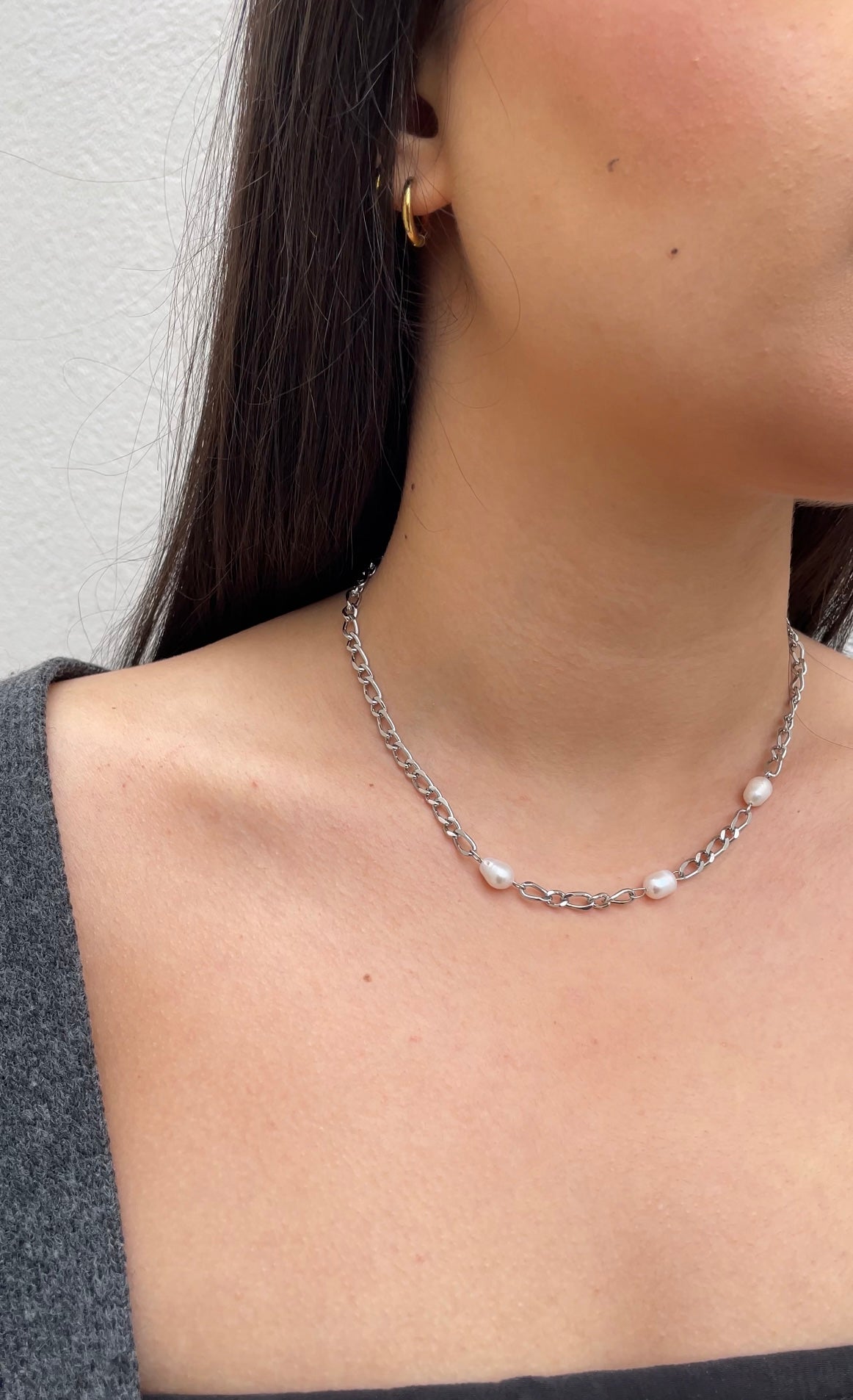 Dangling Pearl necklace