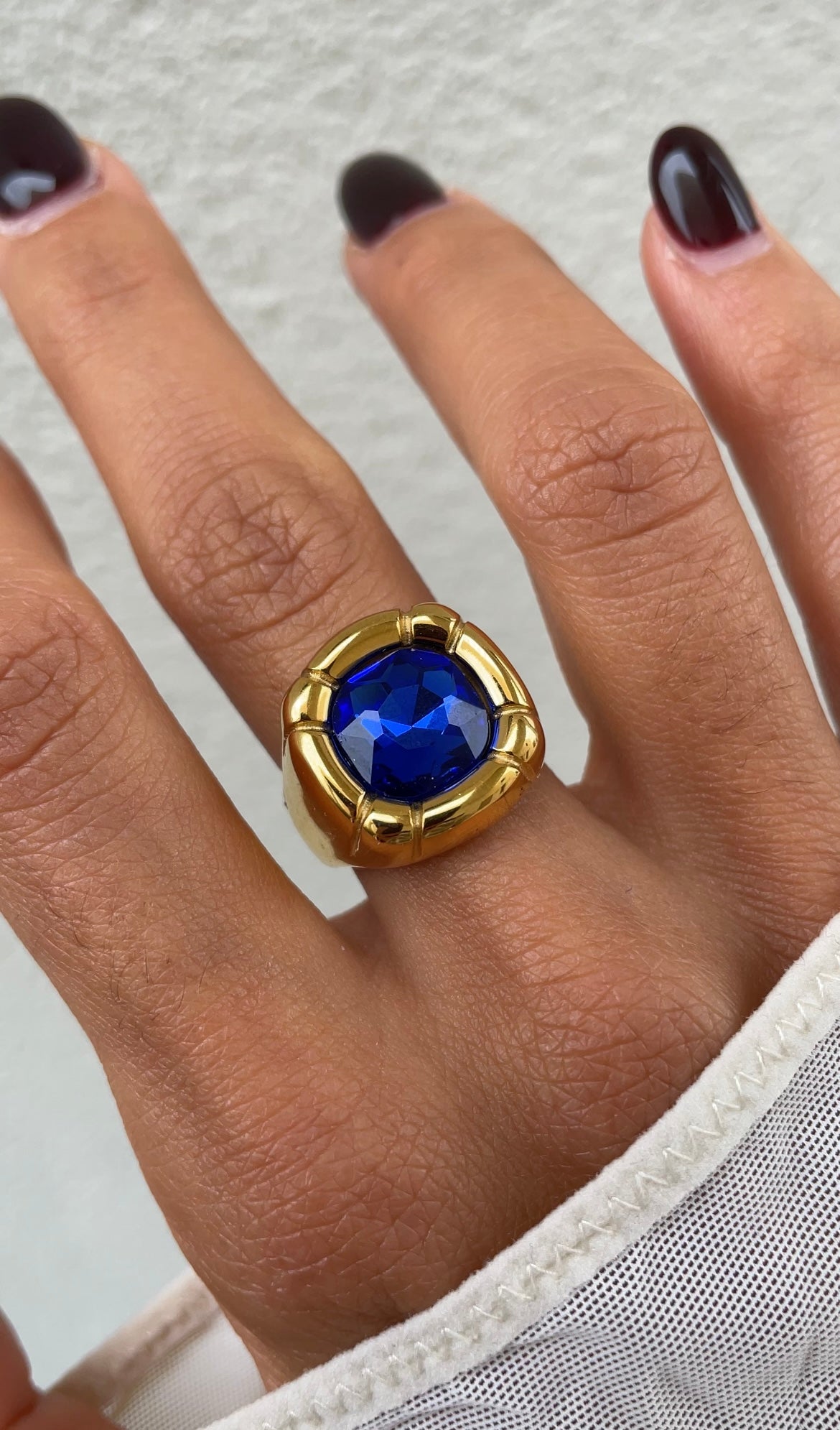 Versailles ring