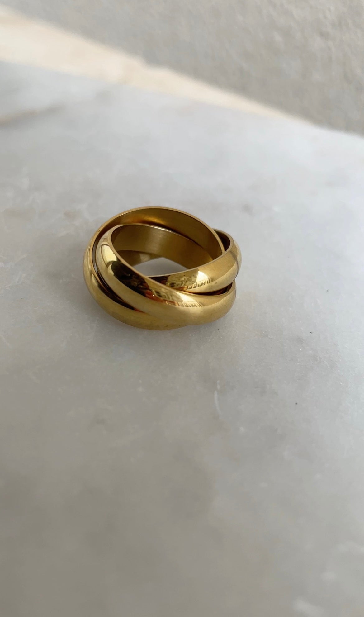 Bold laced ring