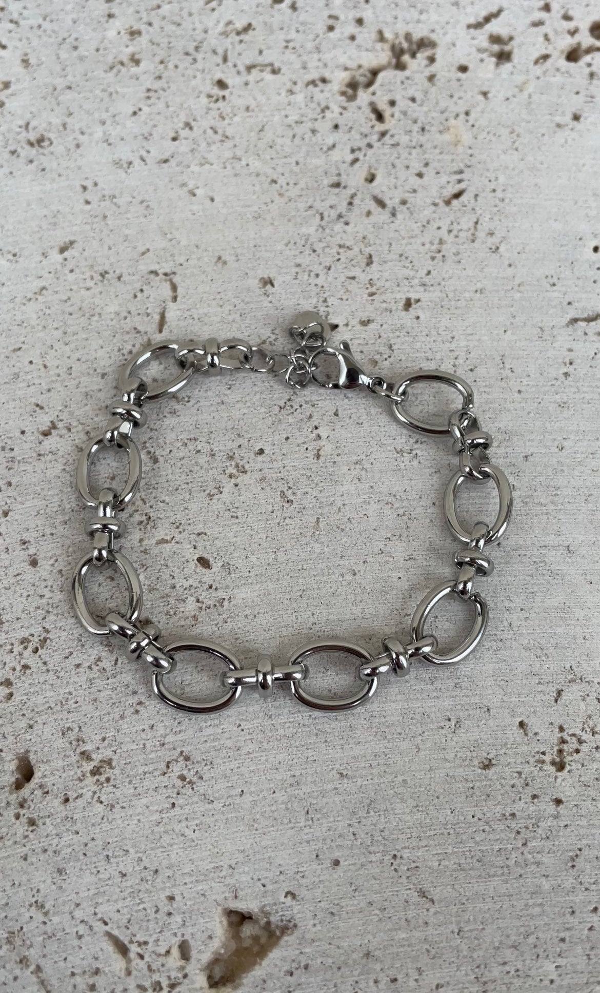 Oval chain bracelet