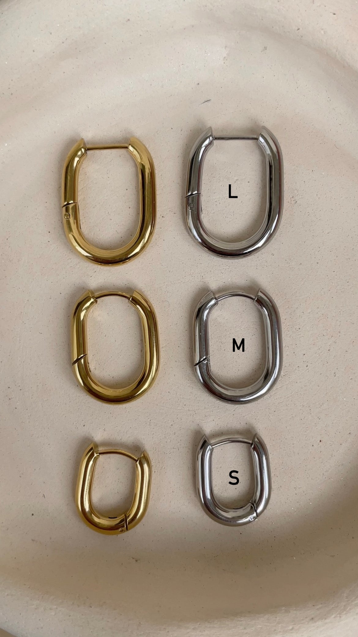 Oval earrings