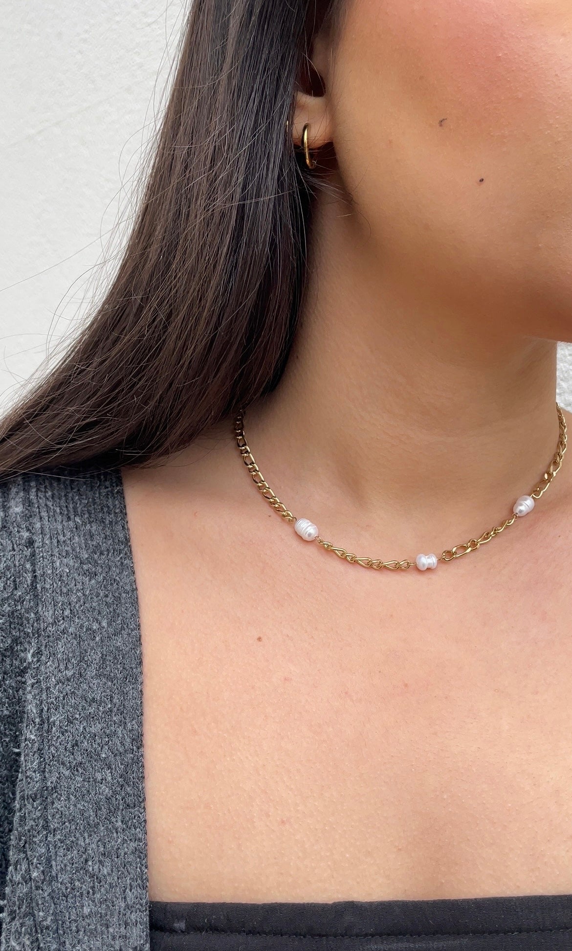 Dangling Pearl necklace