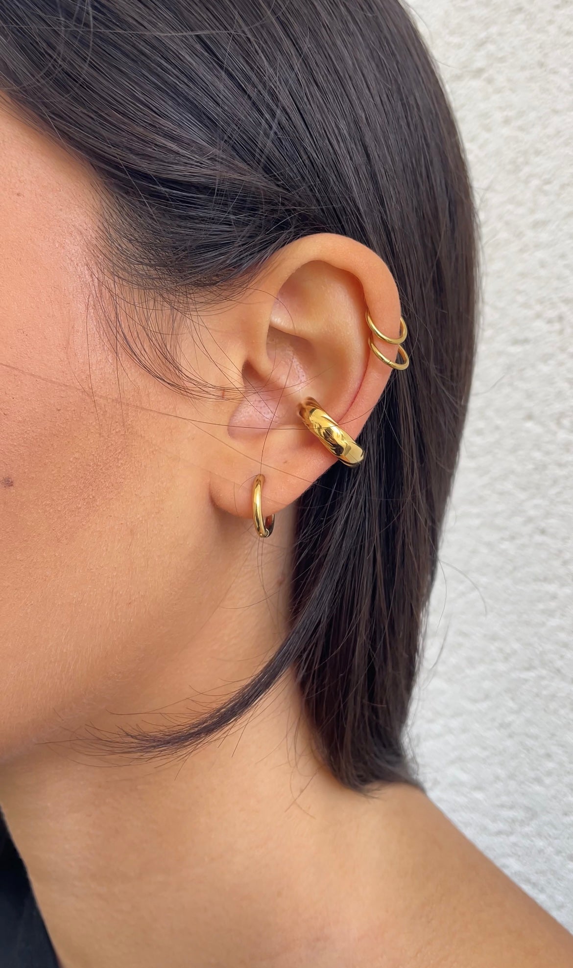 Twisted ear cuff